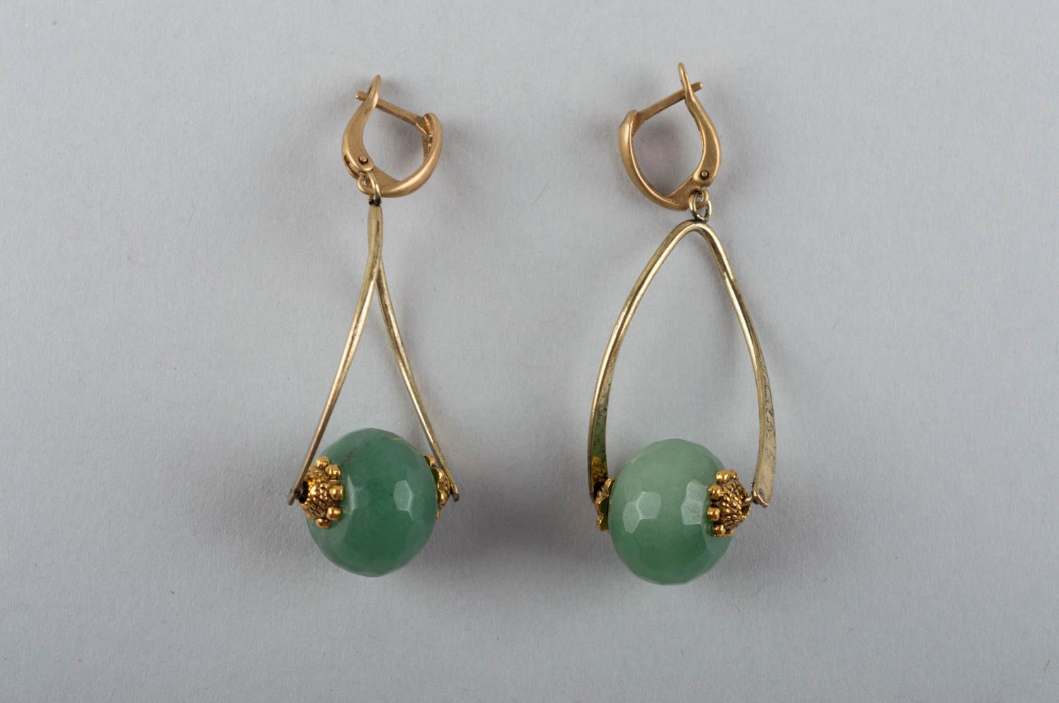 Boucles d'oreilles en pierres naturelles pendantes faites main vertes pour femme photo 2