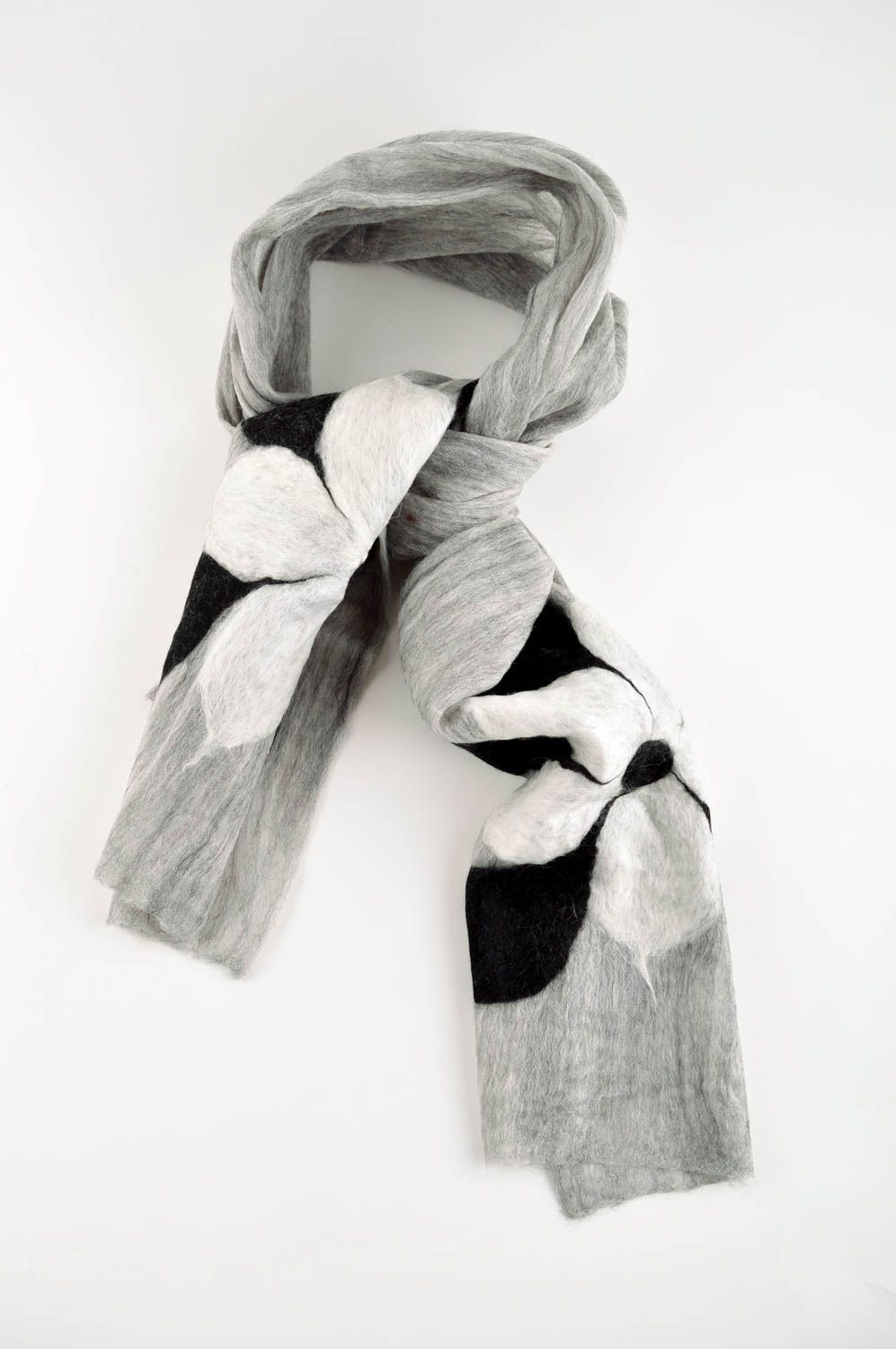 Шерстяной шарф ручной работы с тюлем валяный шарф с цветком женский шарф фото 2