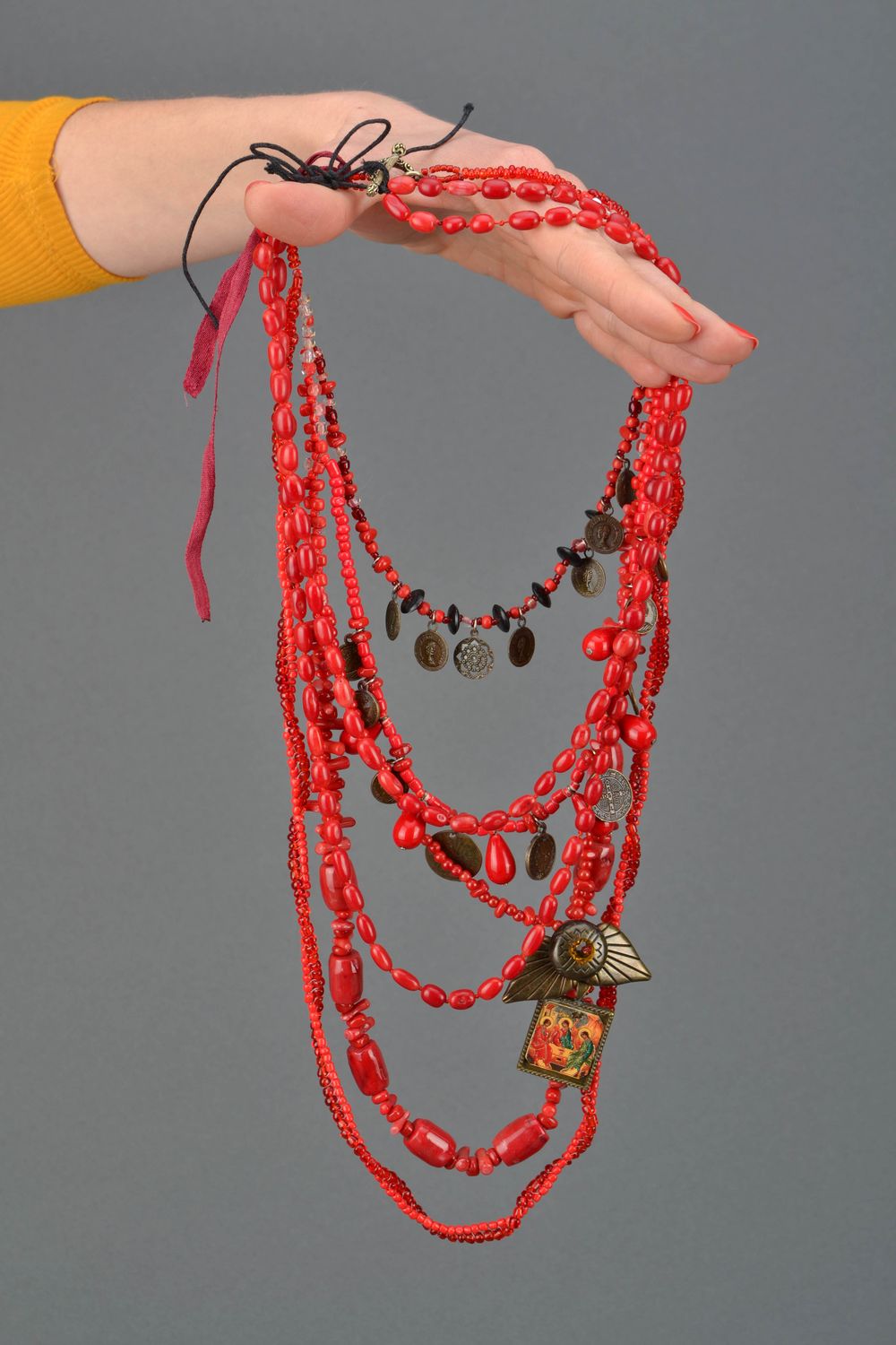 Necklace with natural stones and beads photo 2
