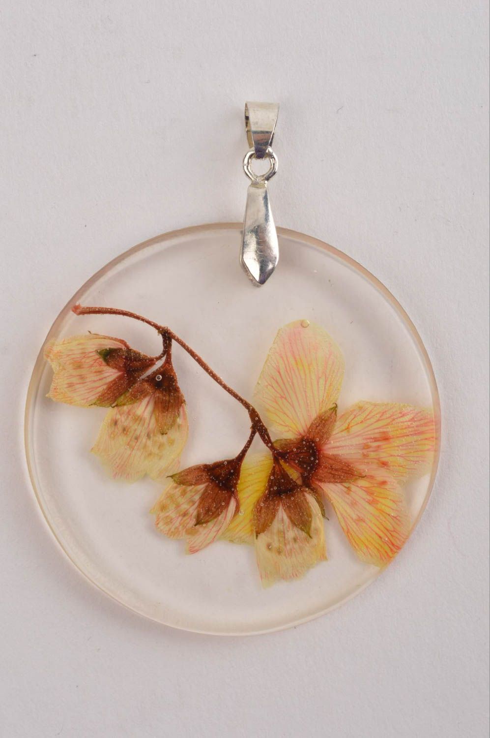 Round handmade botanical pendant flower pendant fashion tips for girls photo 2