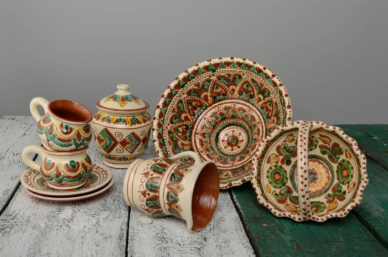 Set of painted ceramic kitchenware photo 2