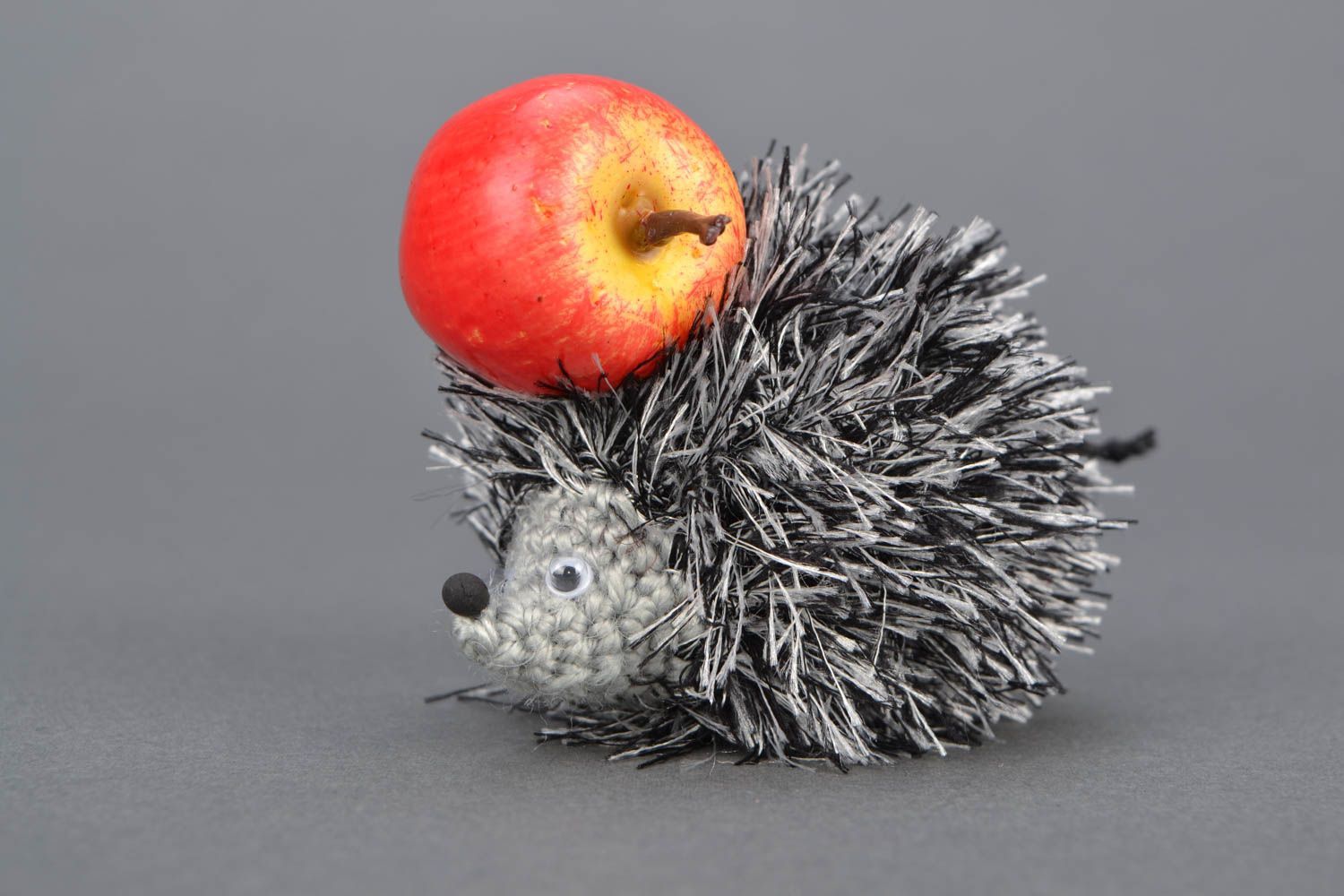 Crochet soft toy Hedgehog with Apple photo 1