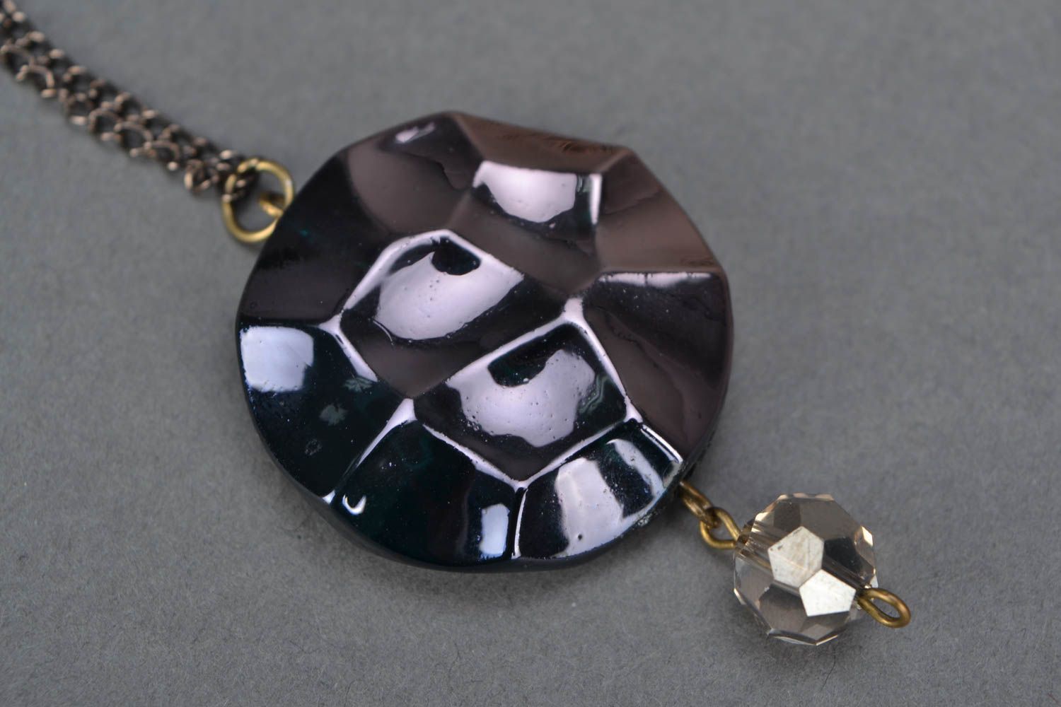 Plastic pendant with chain photo 3