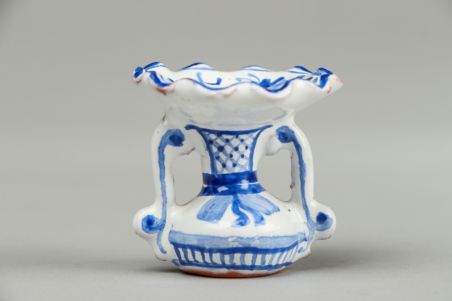 Petit vase en céramique décoratif bleu blanc photo 1