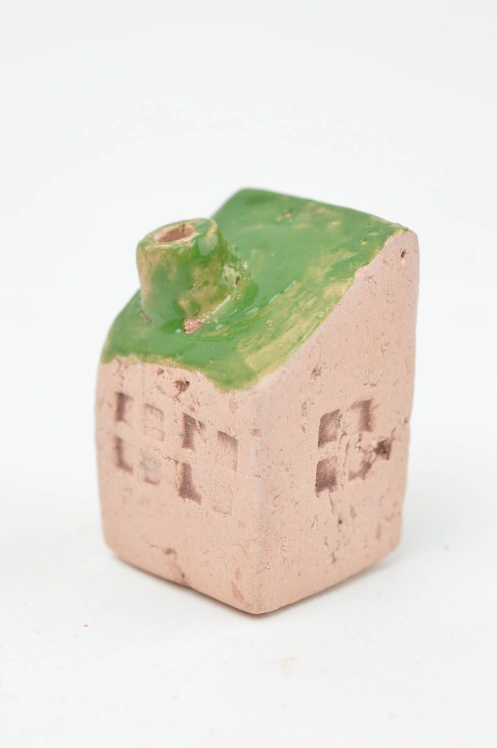 Originelle kleine Keramische Figur Haus mit grünem Dach künstlerische Handarbeit foto 3