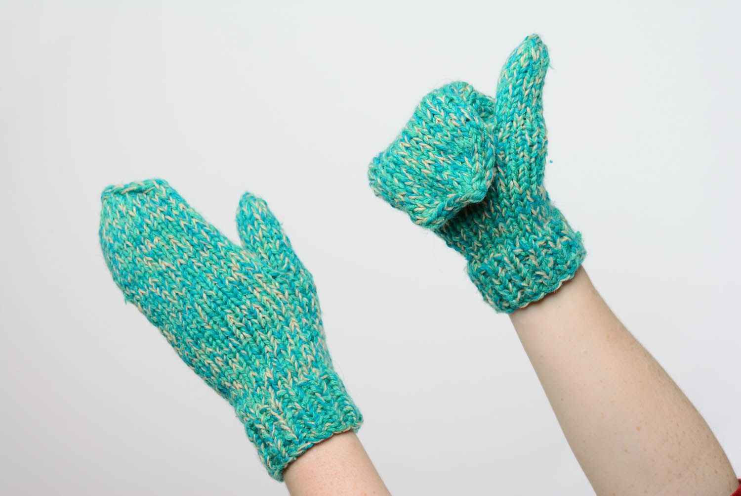 Luvas mornas de malha tricotadas à mão foto 1