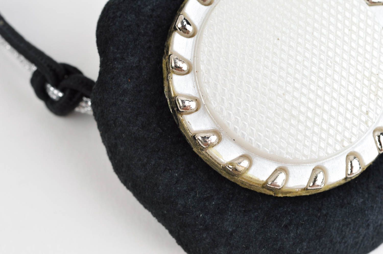 Модное кожаное колье подарок ручной работы массивное ожерелье черно-белое фото 5