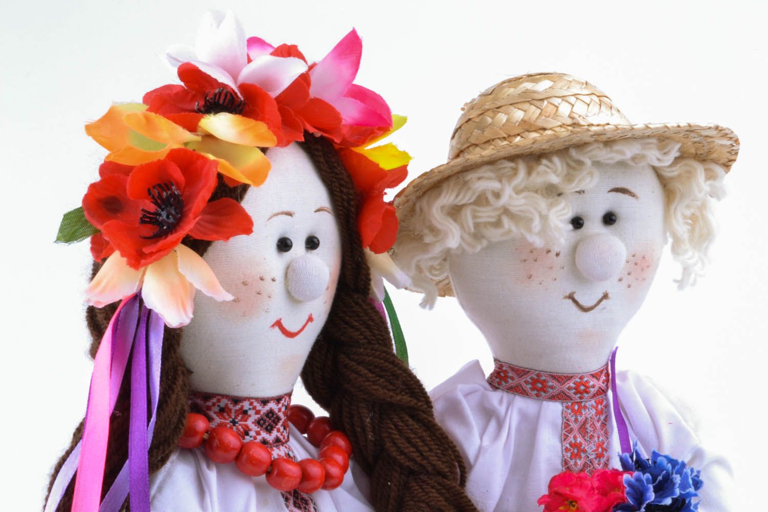 Jouet artisanal, deux poupées en vêtement traditionnel ukrainien   photo 4