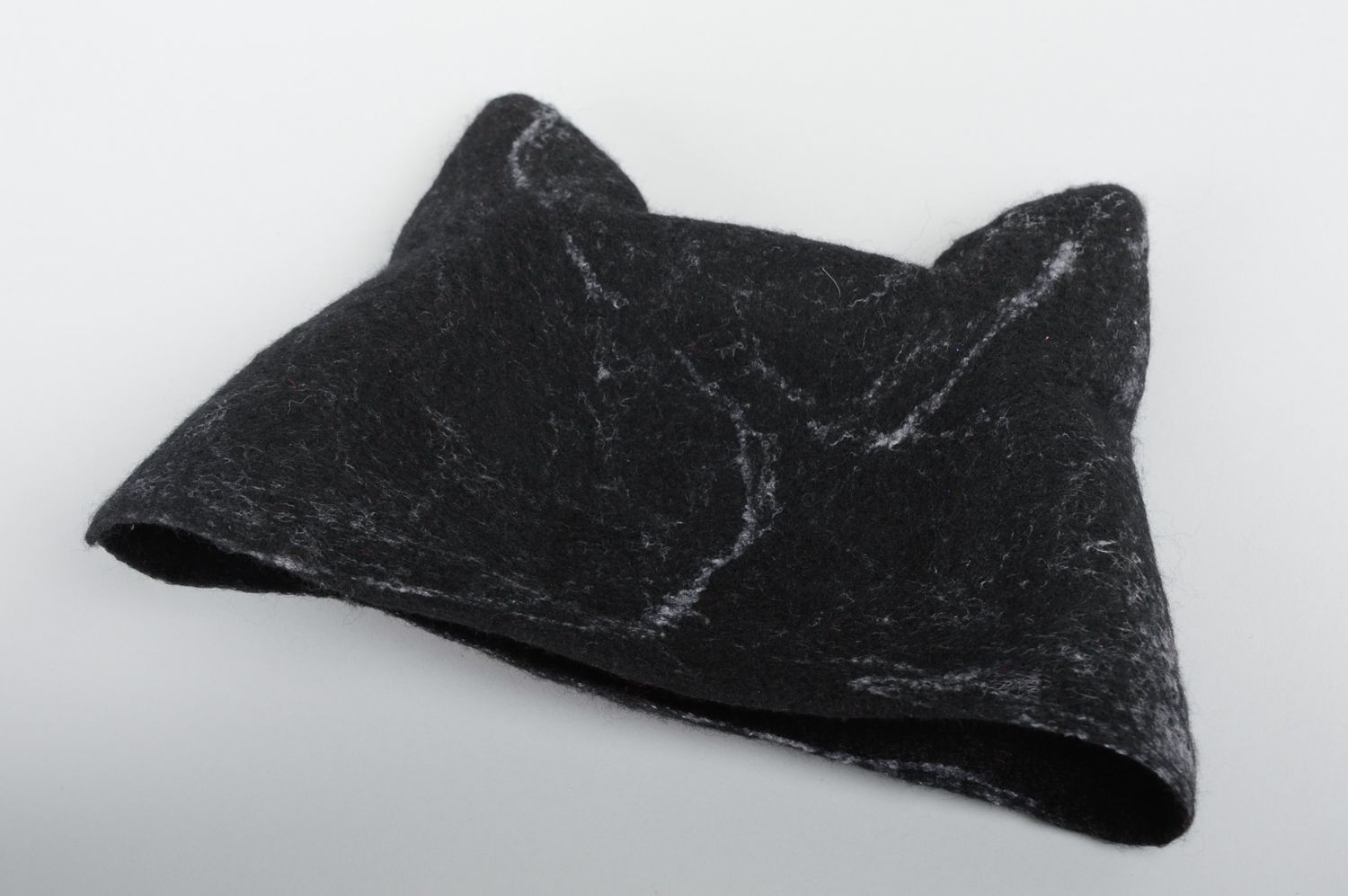 Bonnet en laine noir avec oreilles de chat photo 4
