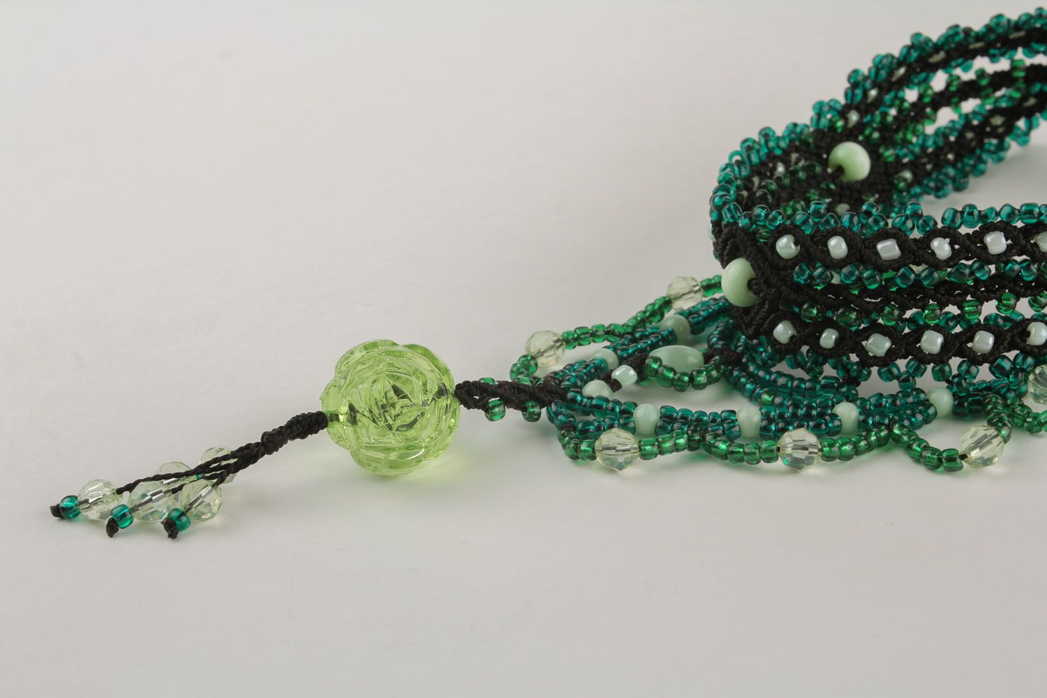 Green woven necklace photo 5