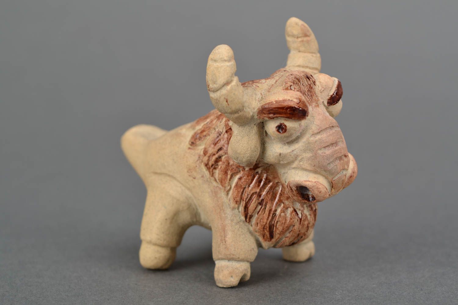 Clay penny whistle Bull photo 1