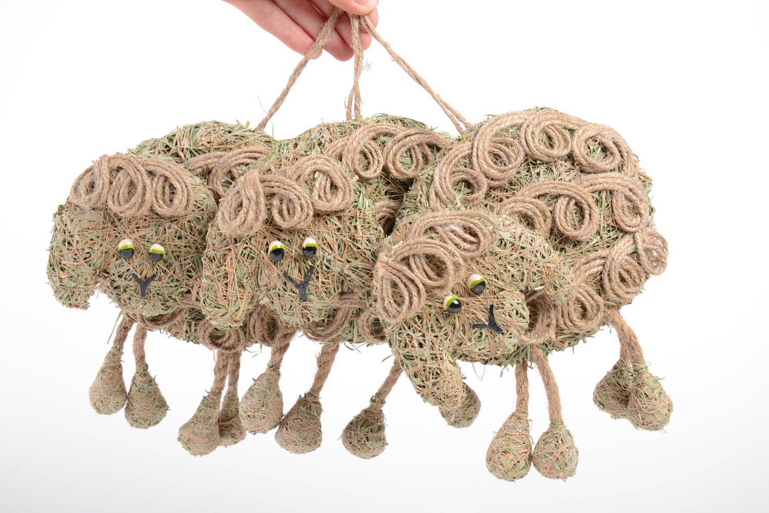 Игрушки из сухой травы набор 3 шт овечки небольшие с петельками ручной работы фото 2