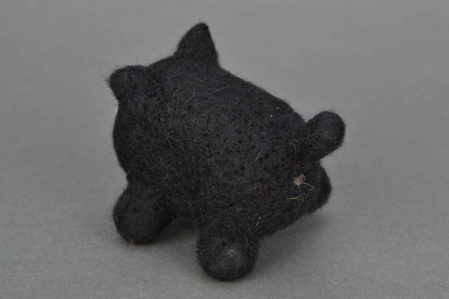 Handgemachtes Kuscheltier aus Wolle Schwarze Katze   foto 3