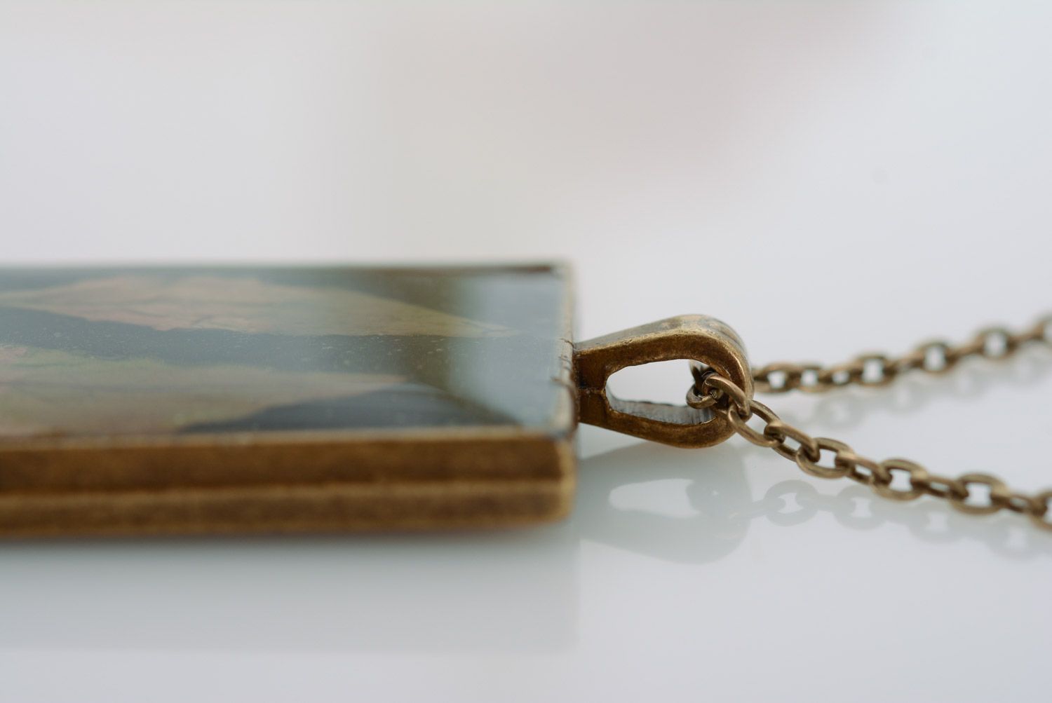 Handmade rectangular botanical neck pendant with real plants coated with epoxy photo 3