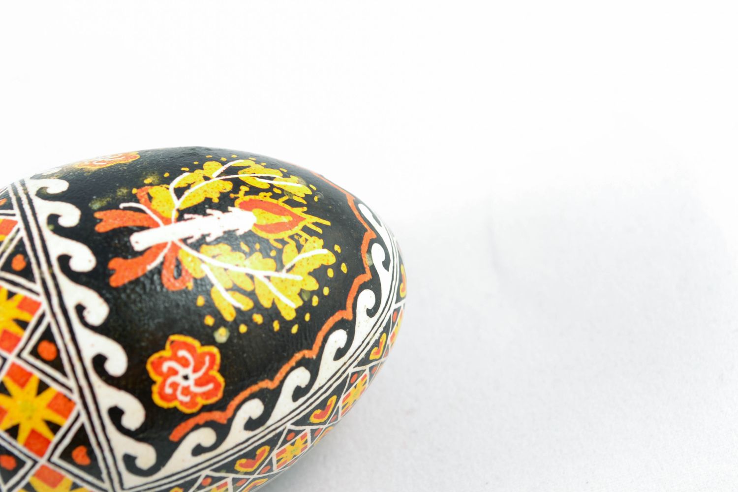 Bemaltes Osterei handmade mit Ornament foto 5