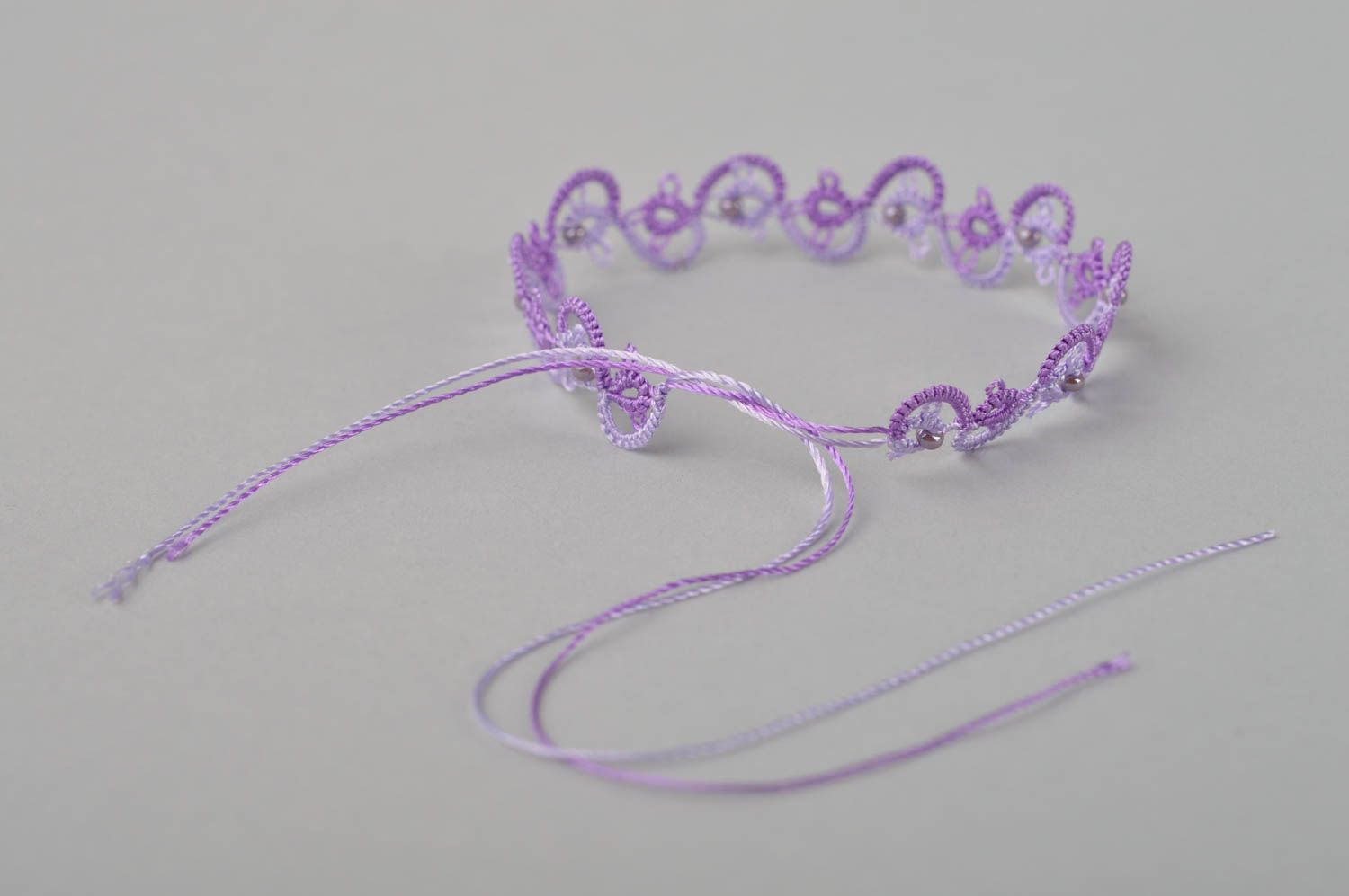 Bracelet textile Bijou fait main technique frivolité lilas Accessoire femme photo 5