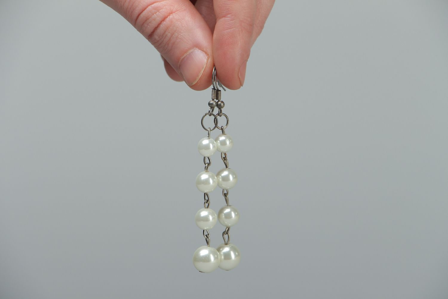 Earrings with pearl-like beads photo 3