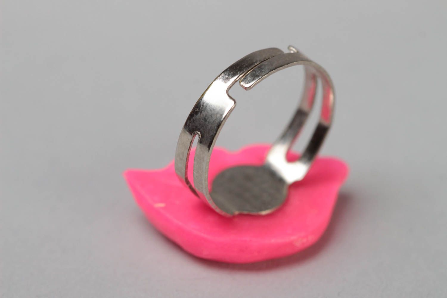 Handmade jewelry ring on metal basis with polymer clay bright pink lips top photo 4