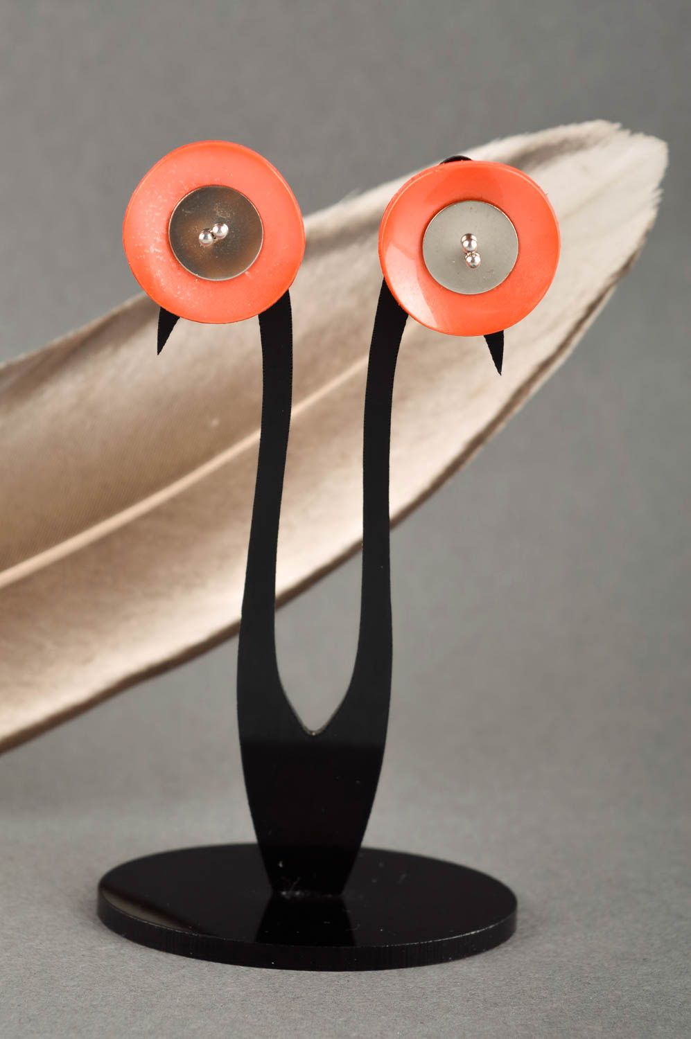 Boucles d'oreilles clips Bijou fait main en nacre rondes design Cadeau femme photo 1