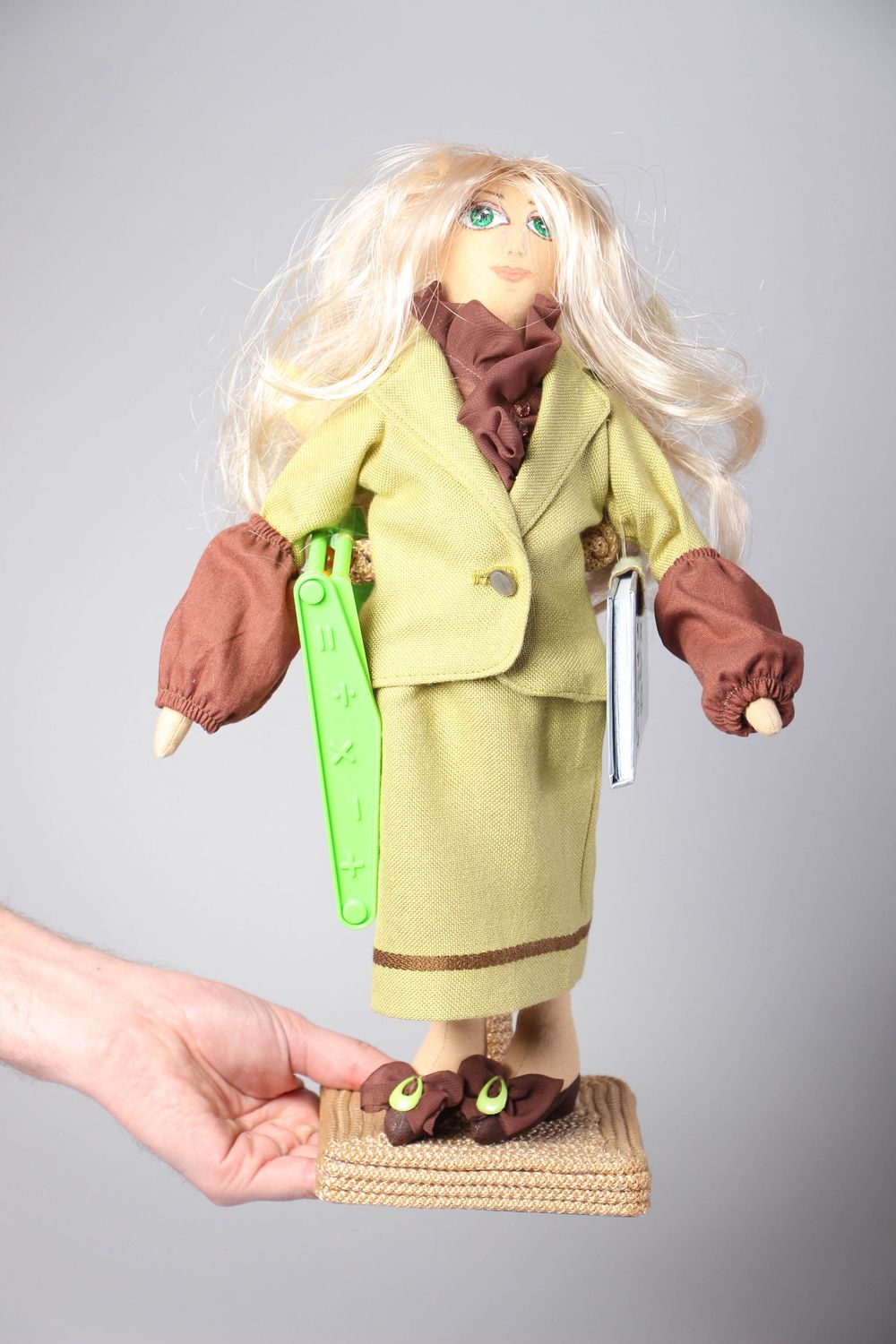 Handgemachte Puppe aus Stoff mit Anlage Buchhalterin foto 4