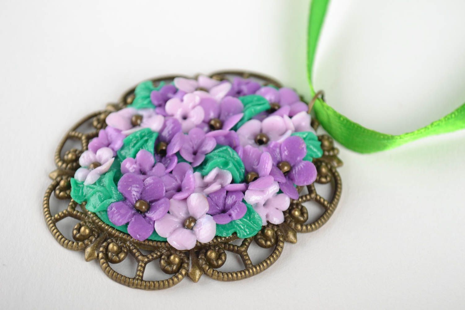 Цветочные украшения ручной работы из полимерной глины кулон и кольцо красивые фото 4