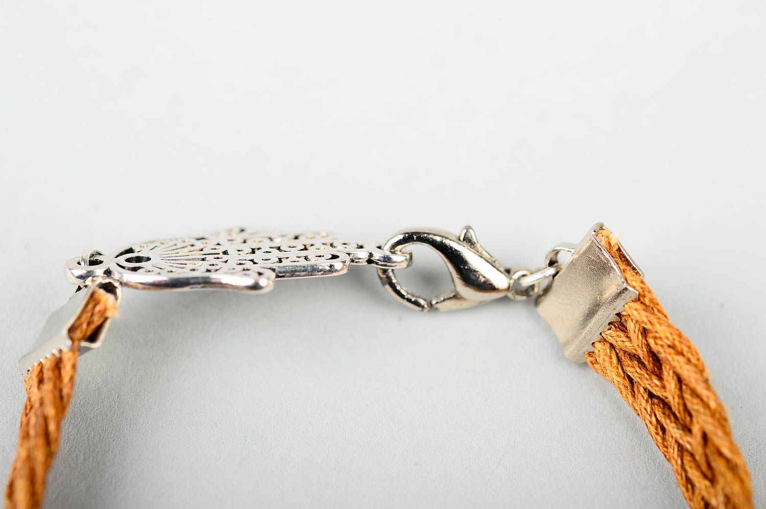 Bracelet textile Bijou fait main brun clair en fils design Accessoire femme photo 5