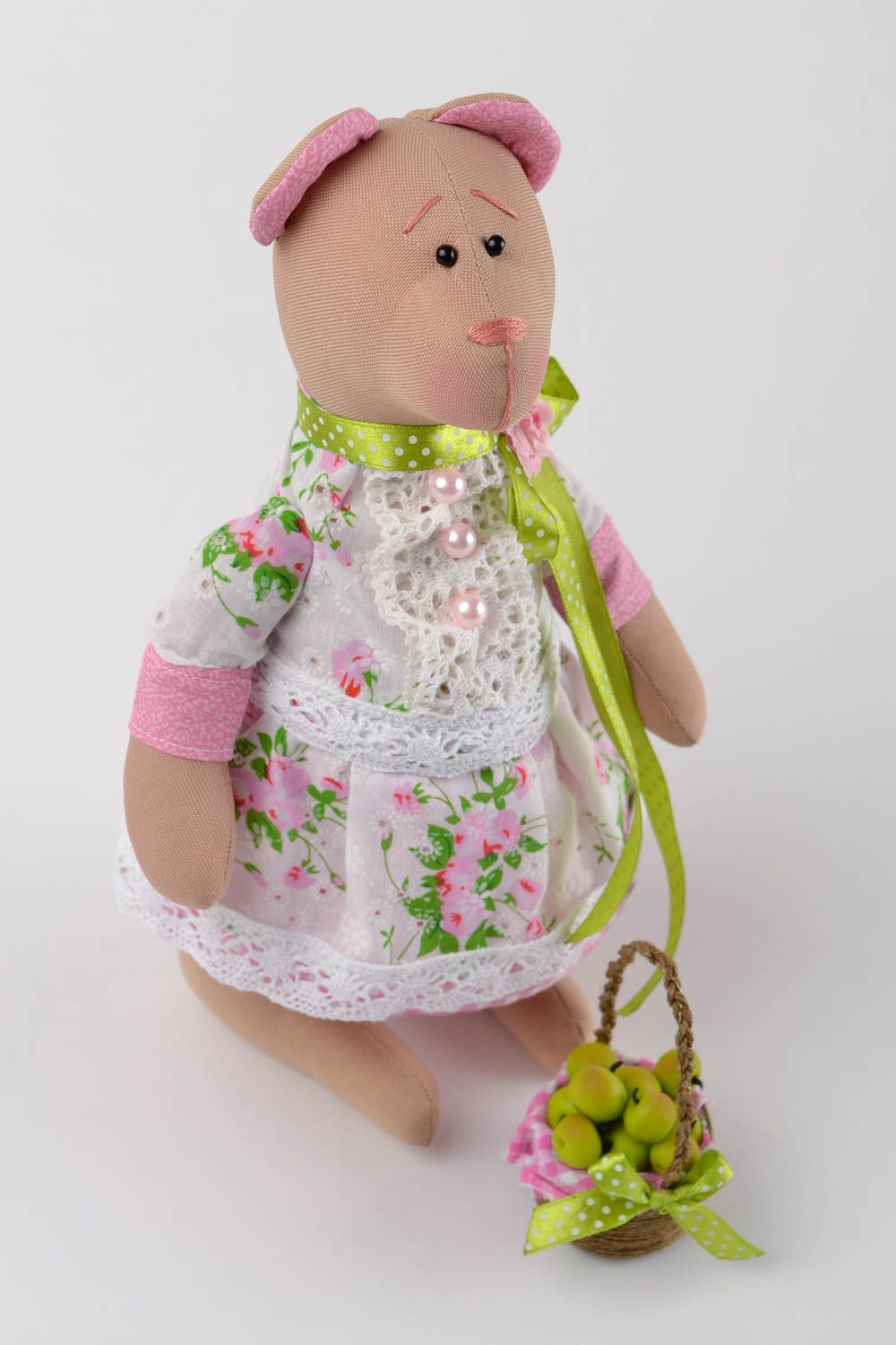 Мягкая игрушка кукла ручной работы в виде мишки оригинальный подарок из ткани фото 3