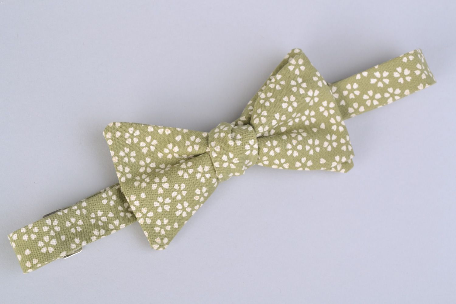 Handmade designer bow tie sewn of fabric with floral pattern for boys and girls photo 3