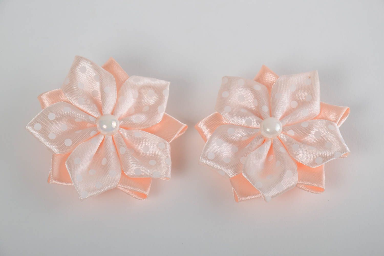 Beautiful tender 2 kanzashi flower hair clips set hand made of satin ribbons
 photo 2