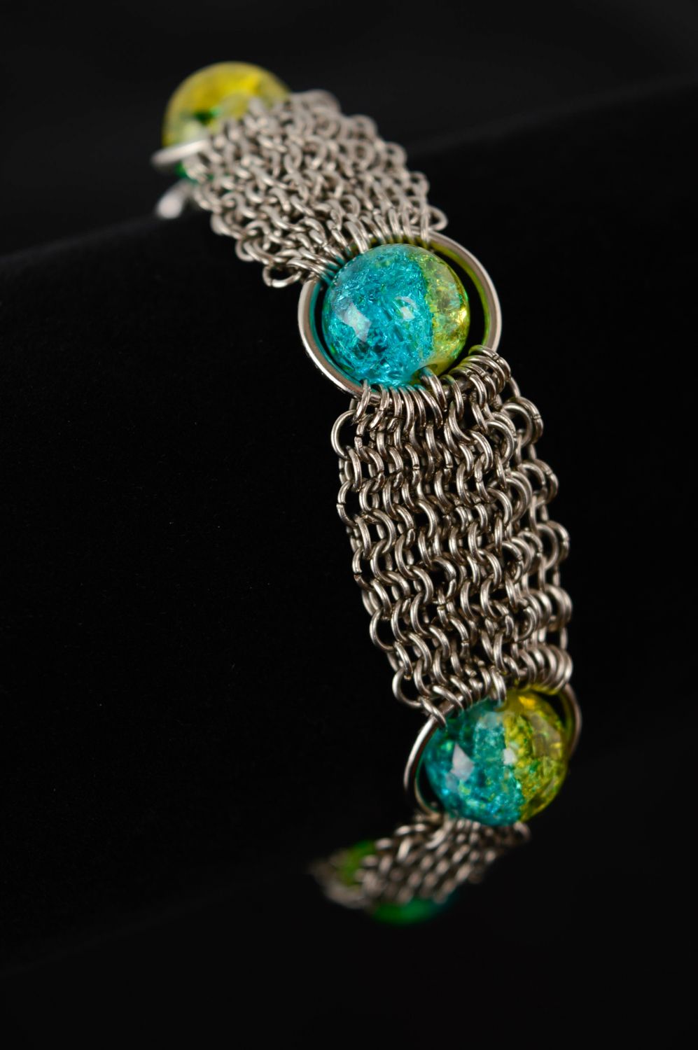Beautiful chainmail bracelet with beads photo 3
