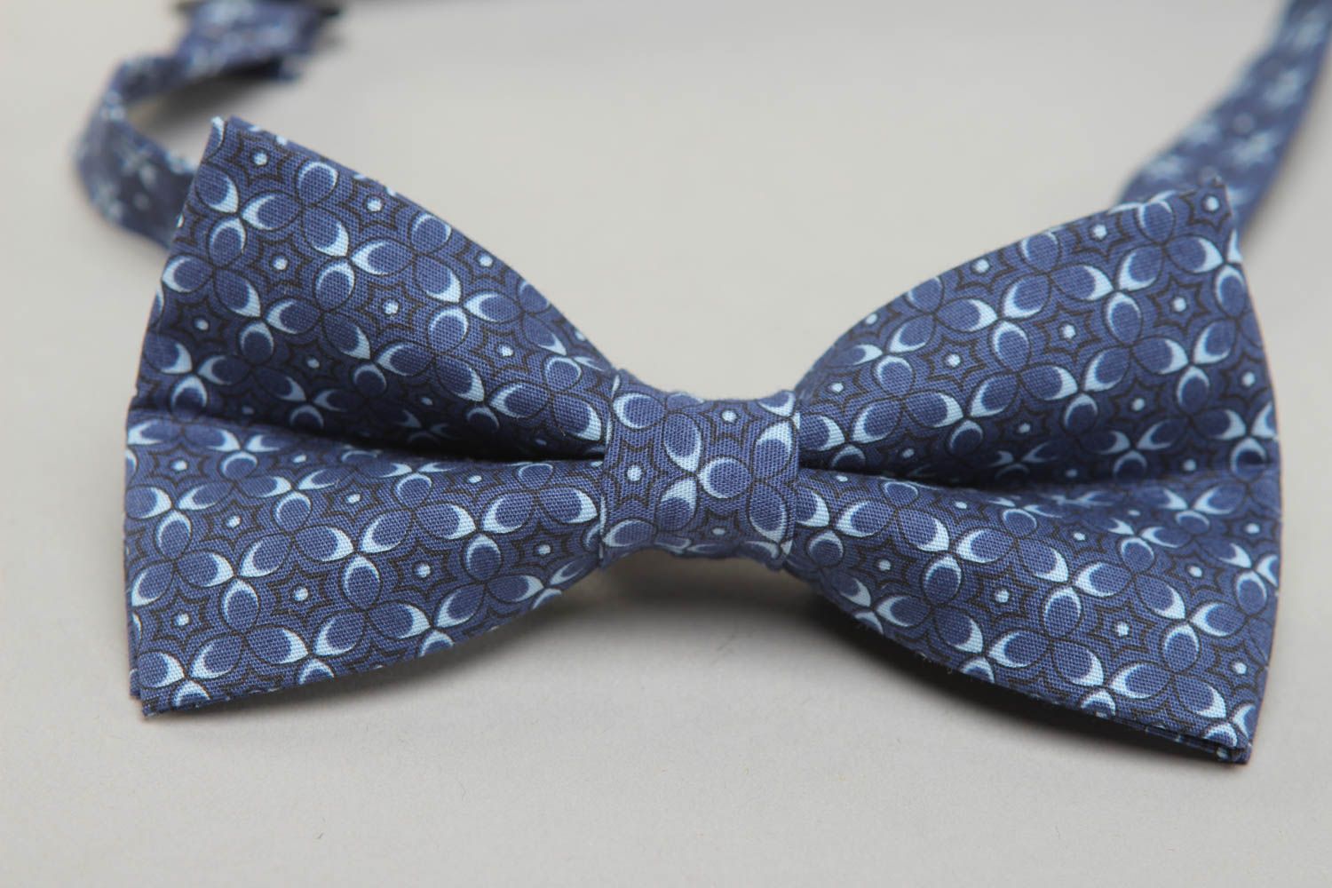 Blue handmade fabric bow tie photo 2