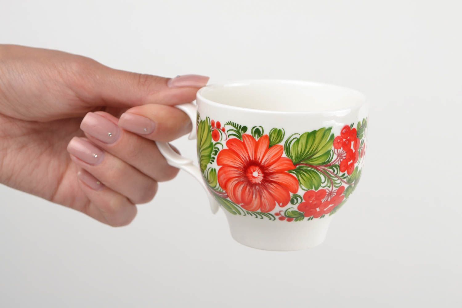 Фарфоровая чашка с Петриковской росписью белая с красным 220 мл ручная работа фото 2