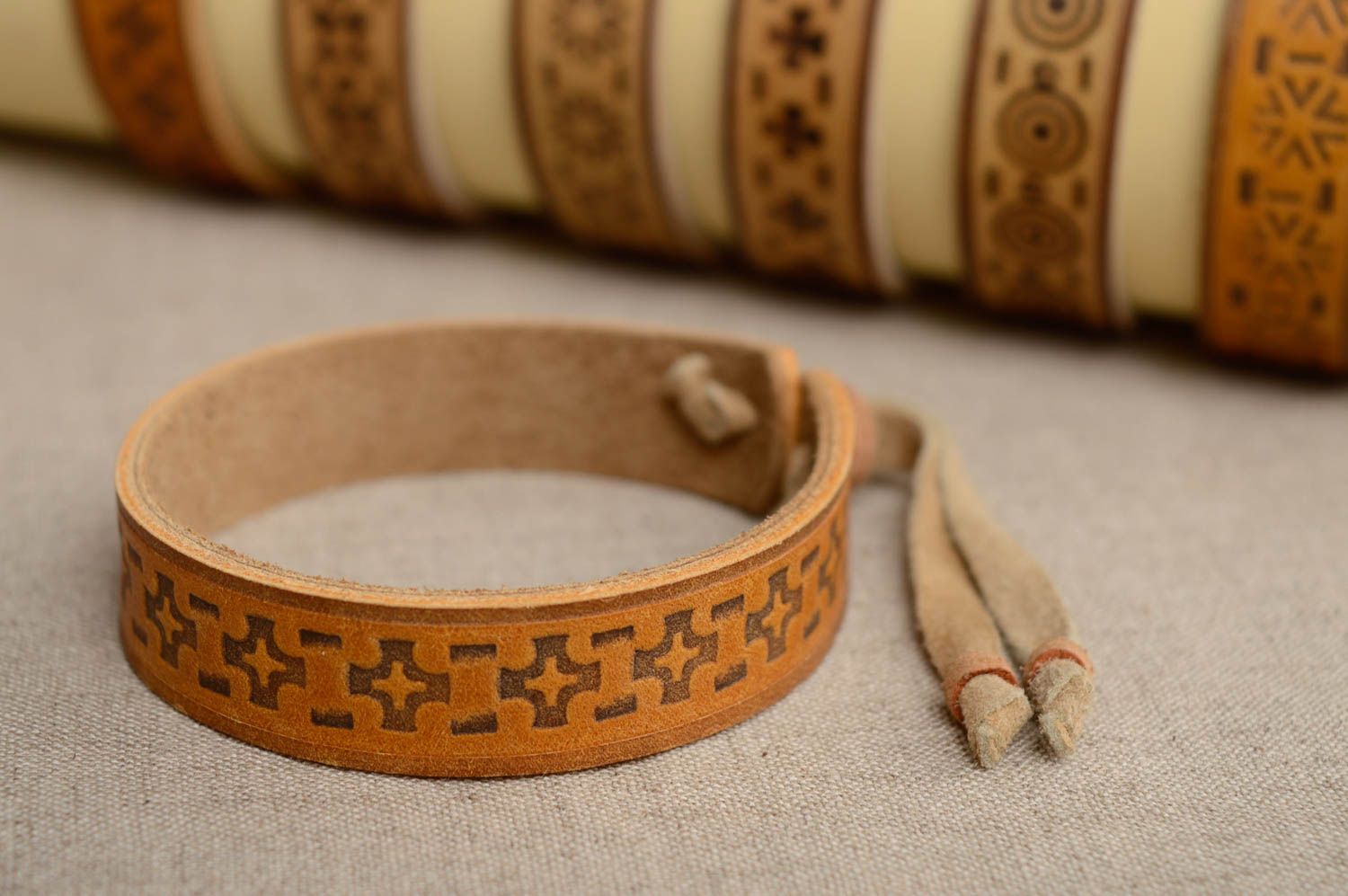 Ginger carved leather bracelet photo 2