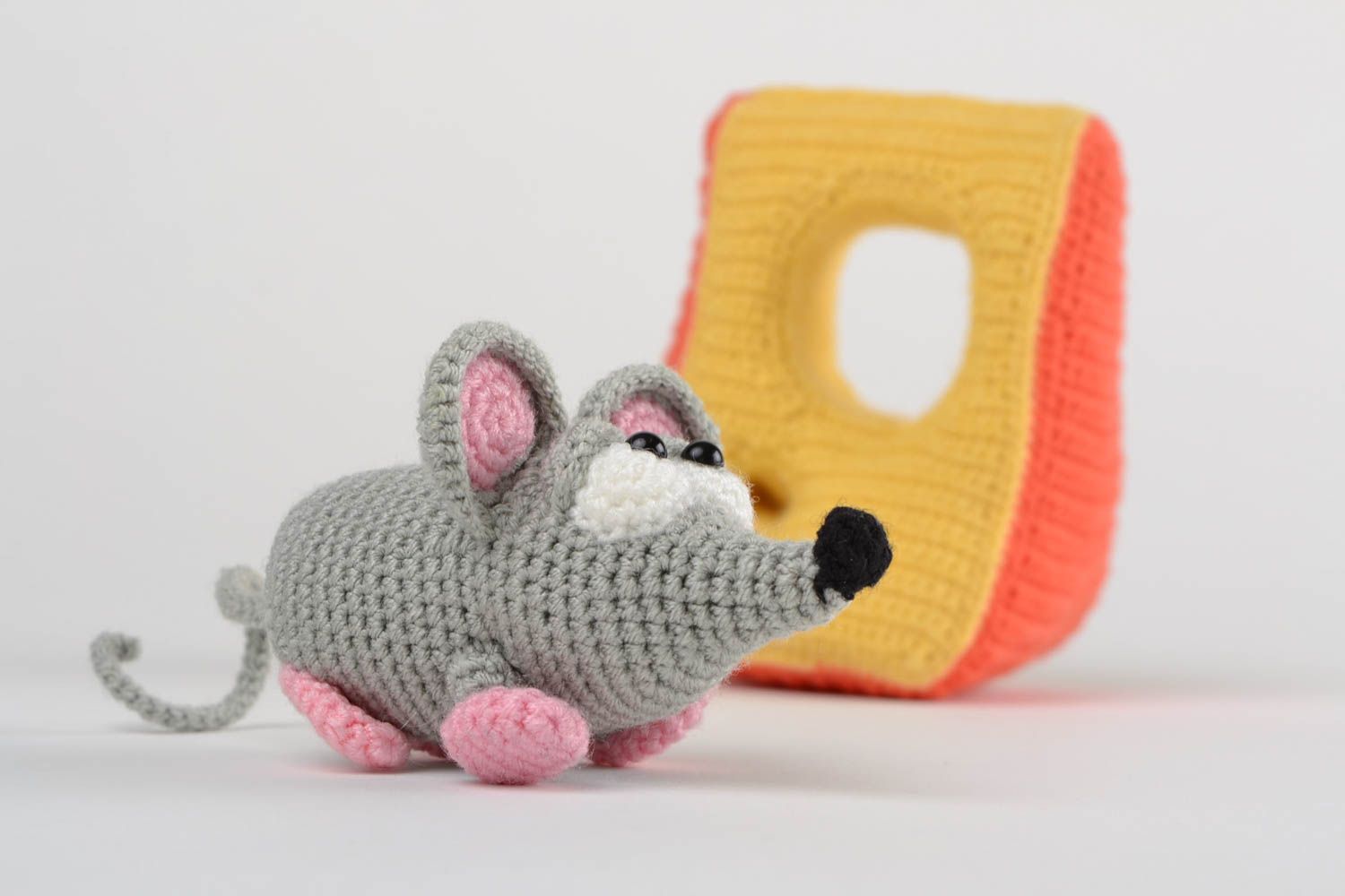 Handmade soft toy crocheted of acrylic threads mouse and cheese for kids photo 3