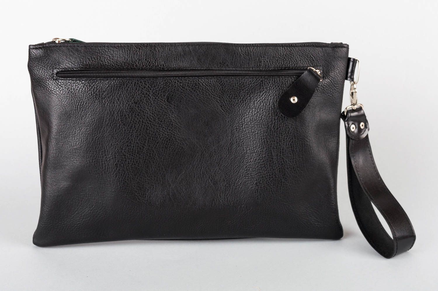 Tasche Clutch in Schwarz mit Print mit Riemen handmade aus Kunstleder foto 3