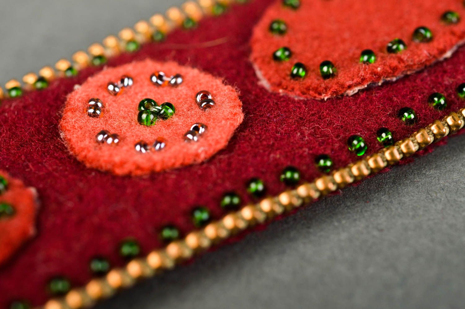 Bracelet textile Bijou fait main rouge en polaire Accessoire pour femme photo 4