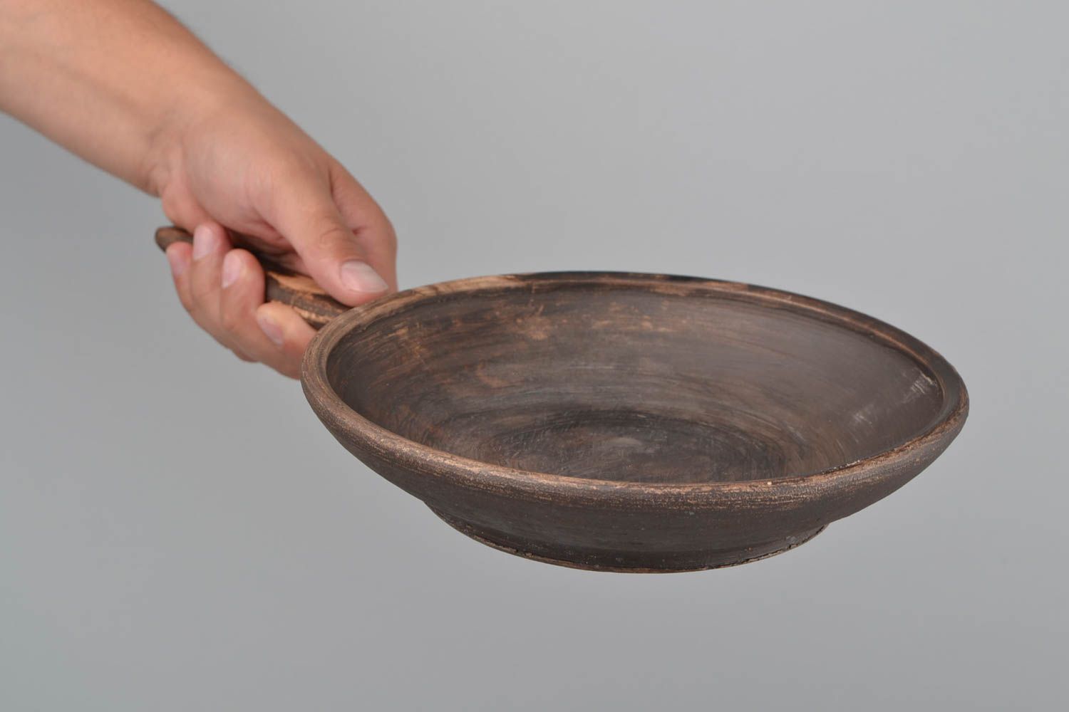 Handmade designer polished clay frying pan kilned with the use of milk photo 2