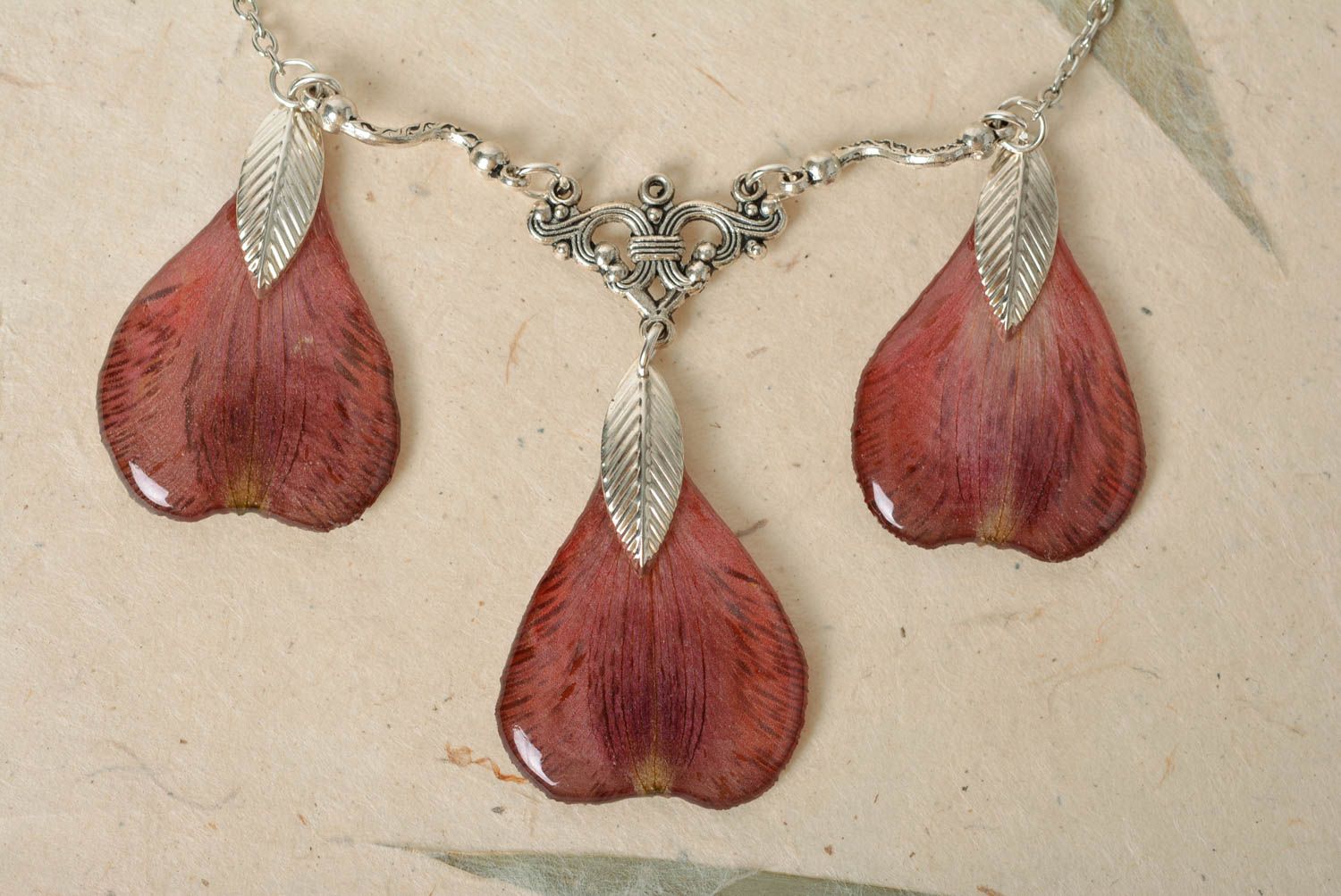 Nice botanical necklace with real flower petals and epoxy coating pink on chain photo 3