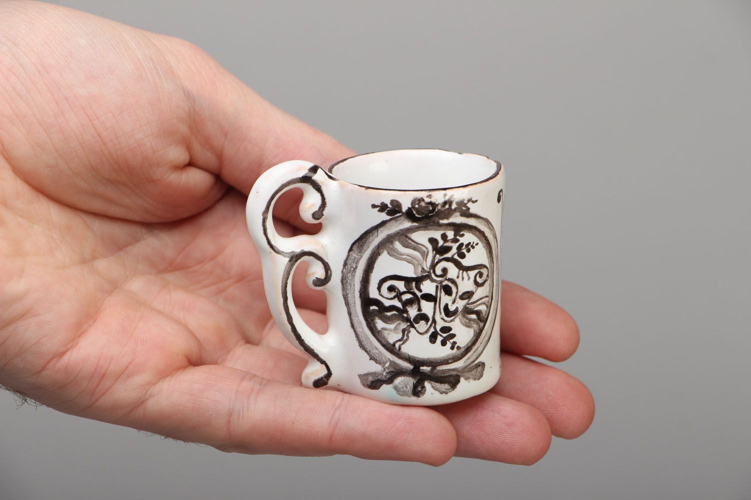 Tasse miniature en céramique faite main photo 4