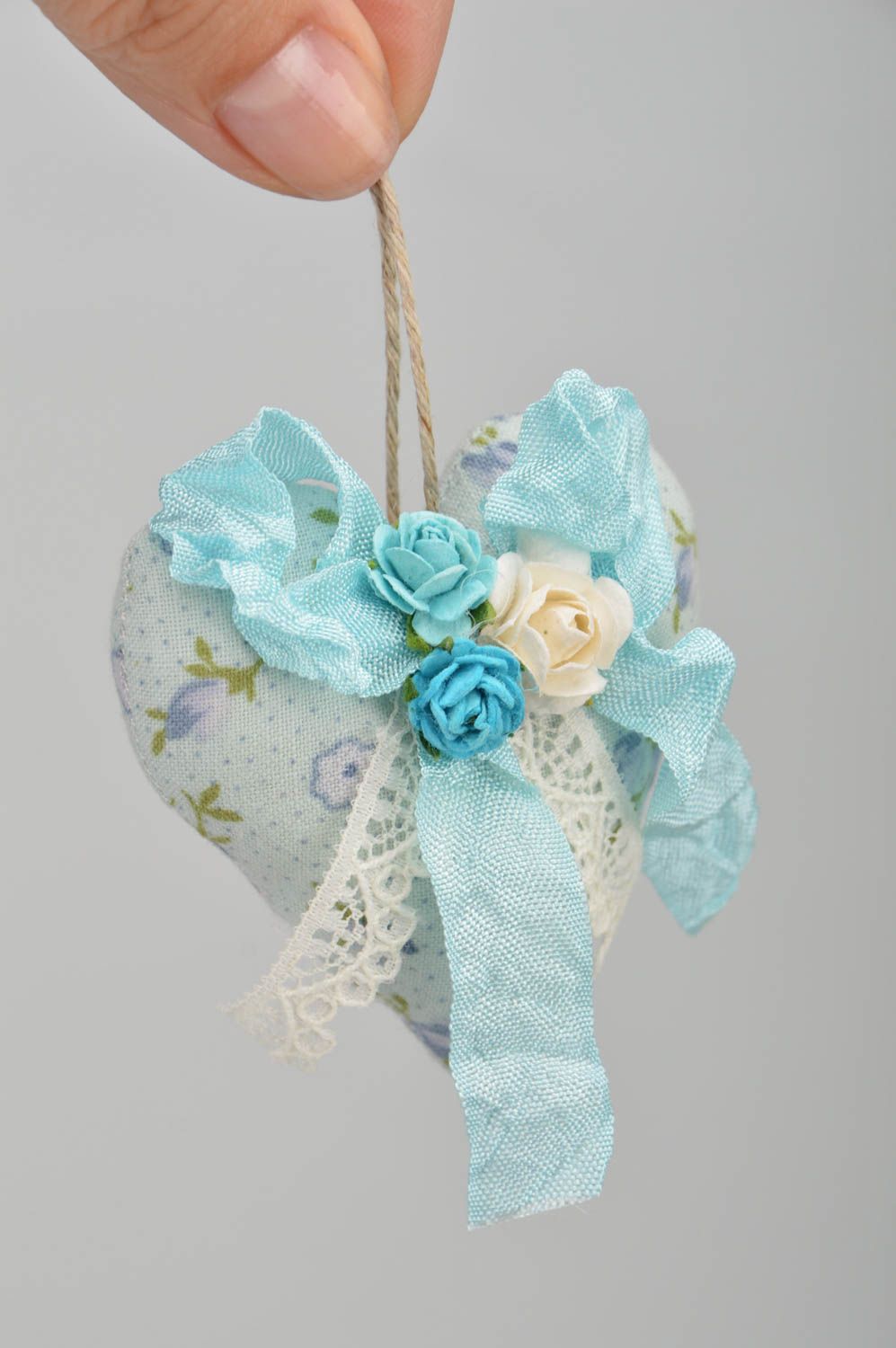 Интерьерная подвеска сердце с цветами с запахом ванили голубое ручной работы фото 2