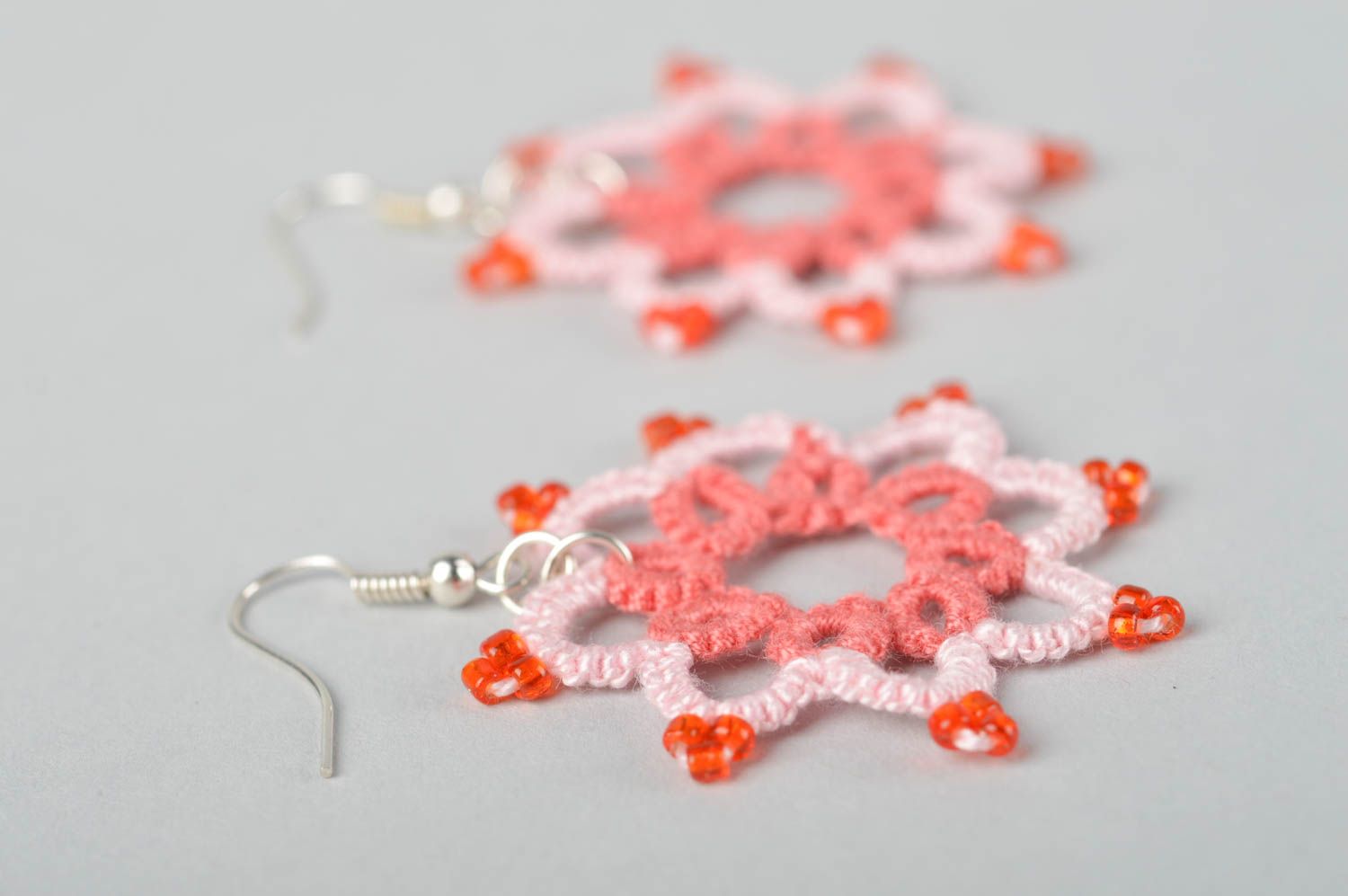 Beautiful handmade woven earrings tatting ideas beaded earrings jewelry designs photo 3