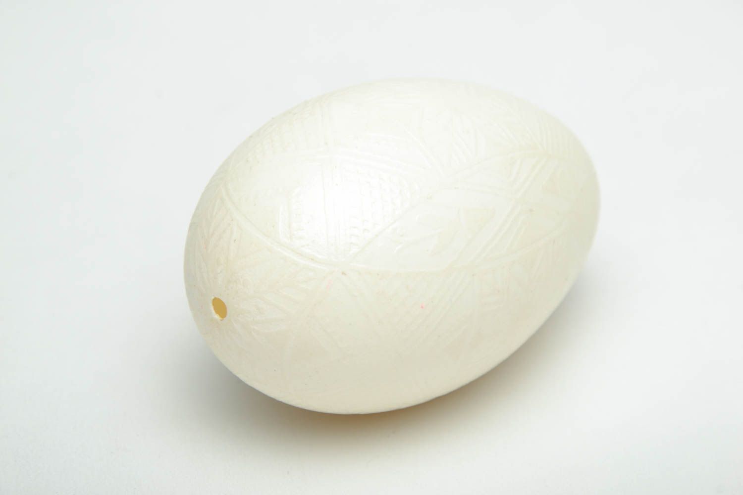 Weiße Osterei mit Perforation foto 3