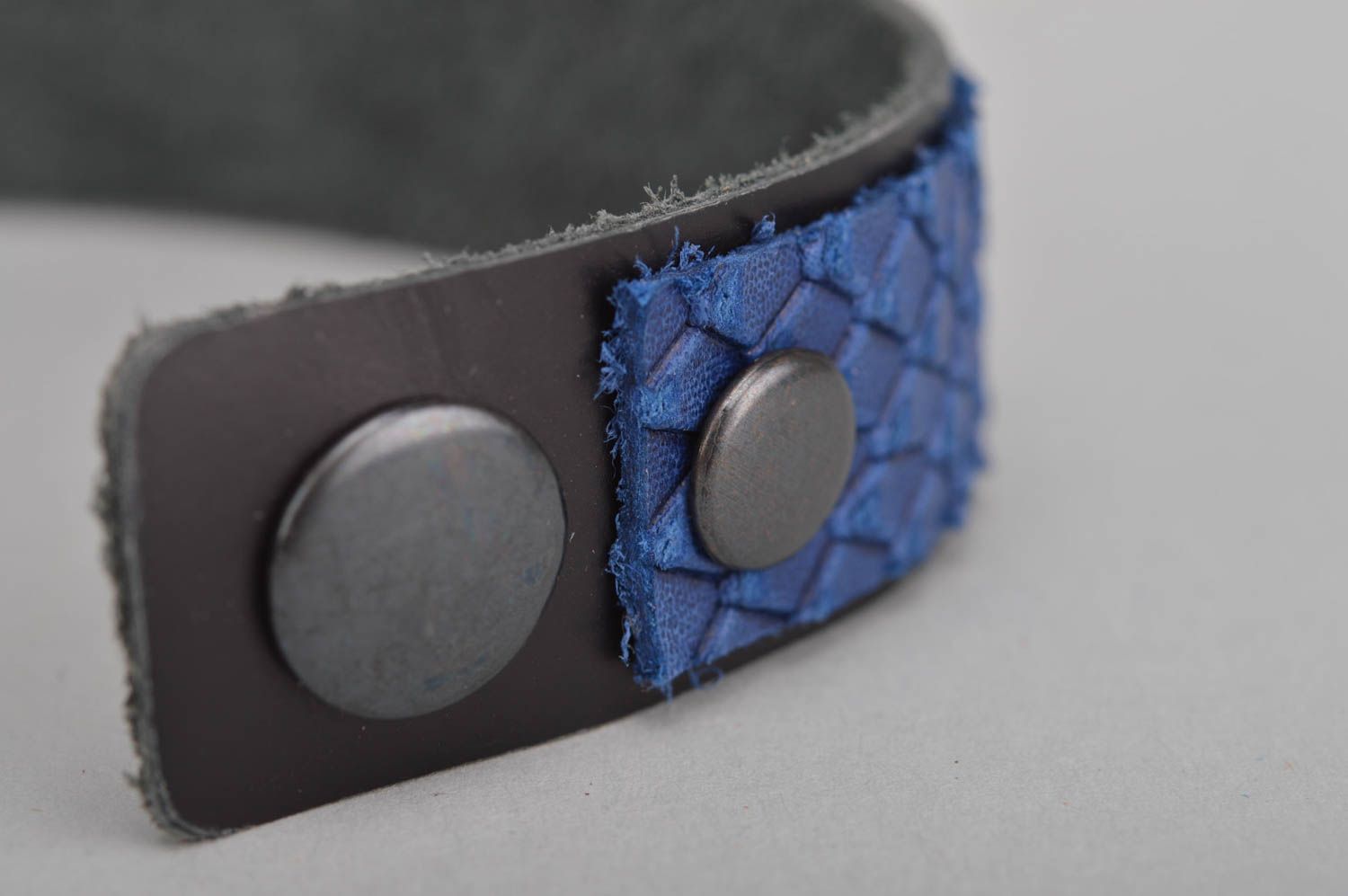 Handmade designer black and blue leather wrist bracelet styled of snakeskin photo 2