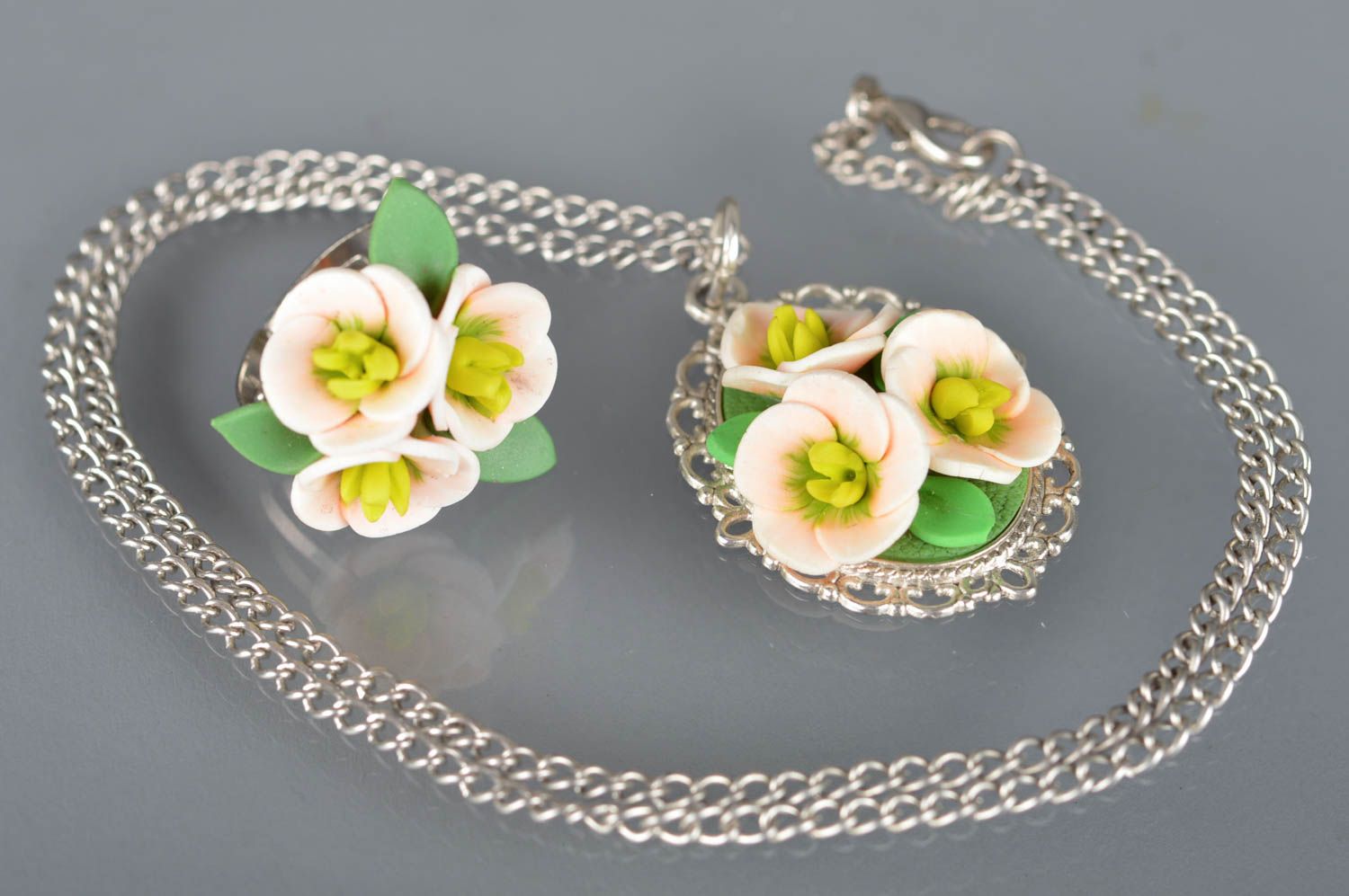 Handmade Hals Anhänger Polymer Clay Schmuck Ring für Damen mit Blumen sanft  foto 2
