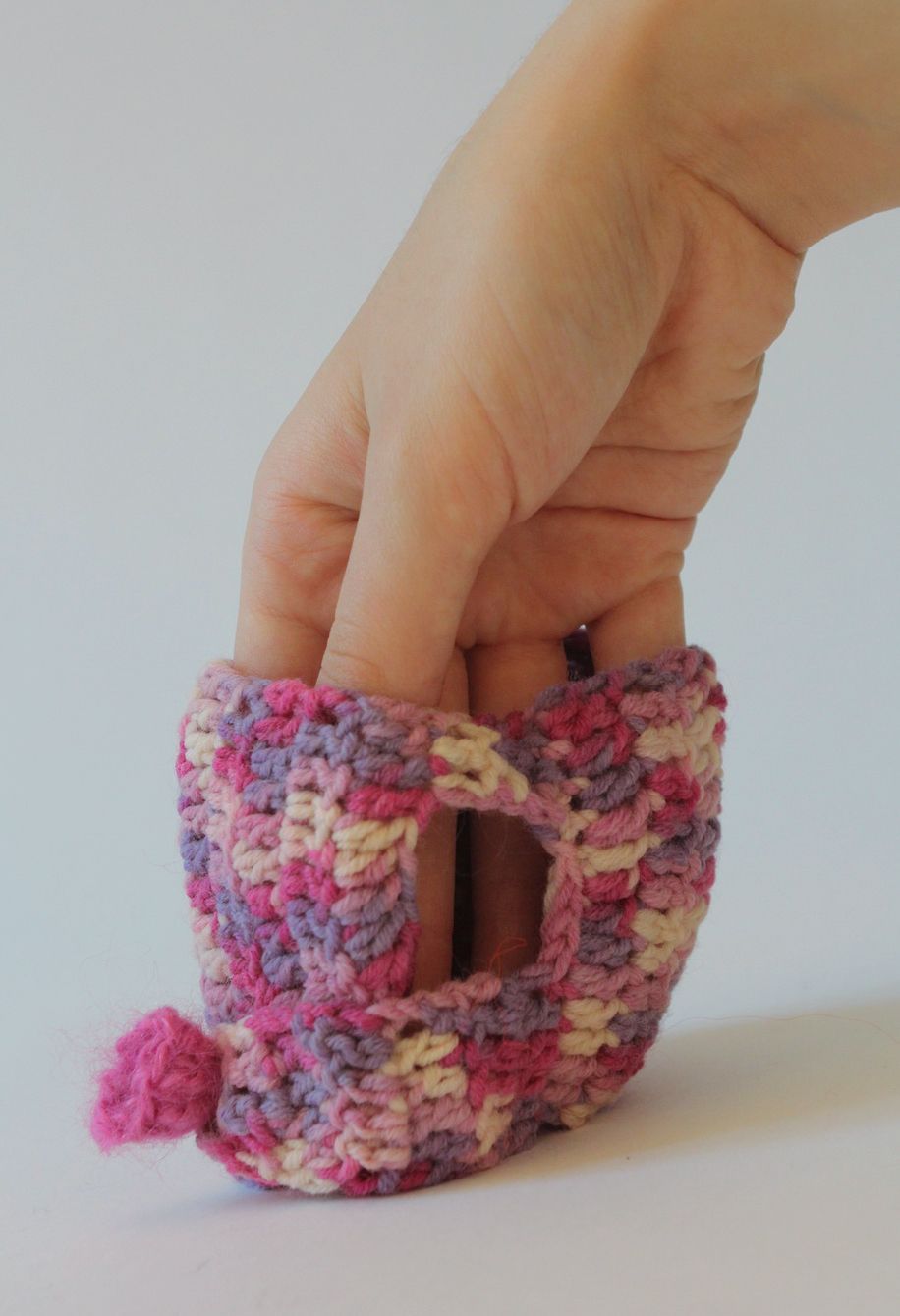 Copritazza di fili di lana fatto a mano fodera a maglia per tazza colore viola
 foto 4