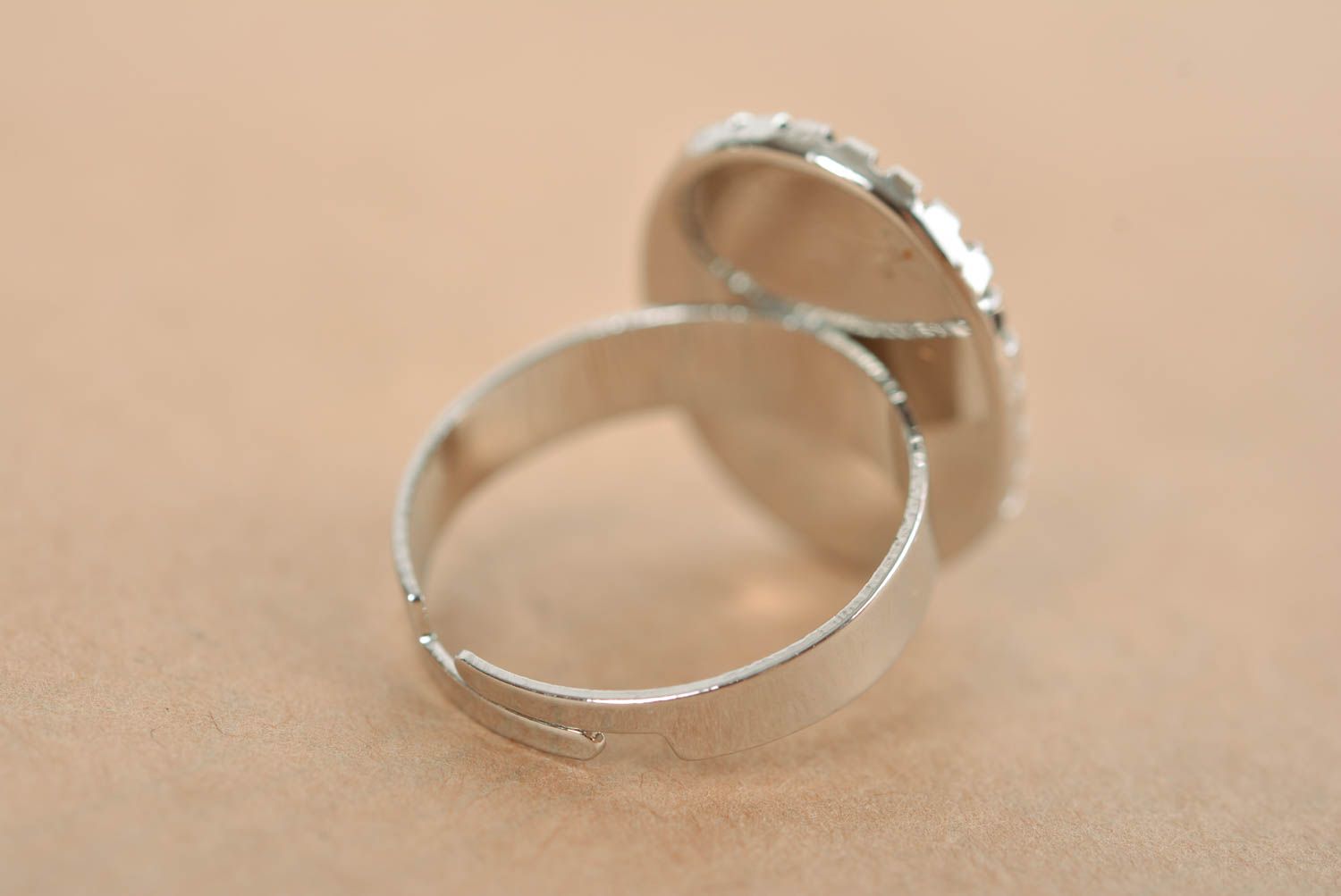 Handmade Metall Ring Epoxidharz Schmuck Accessoire für Frauen mit Noten foto 4