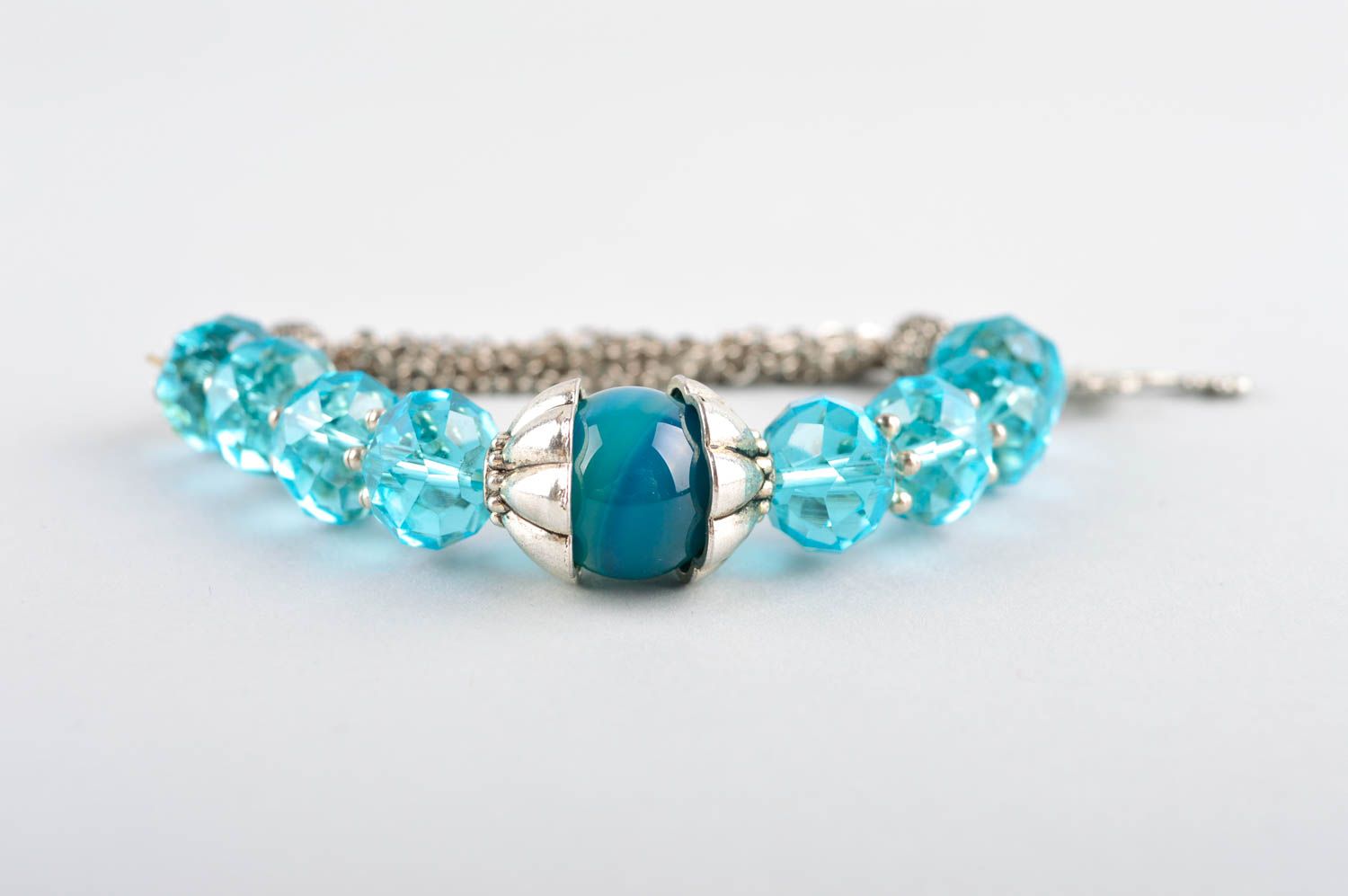 Bracelet bleu Bijou fait main perles de verre cristaux breloque clé Cadeau femme photo 3