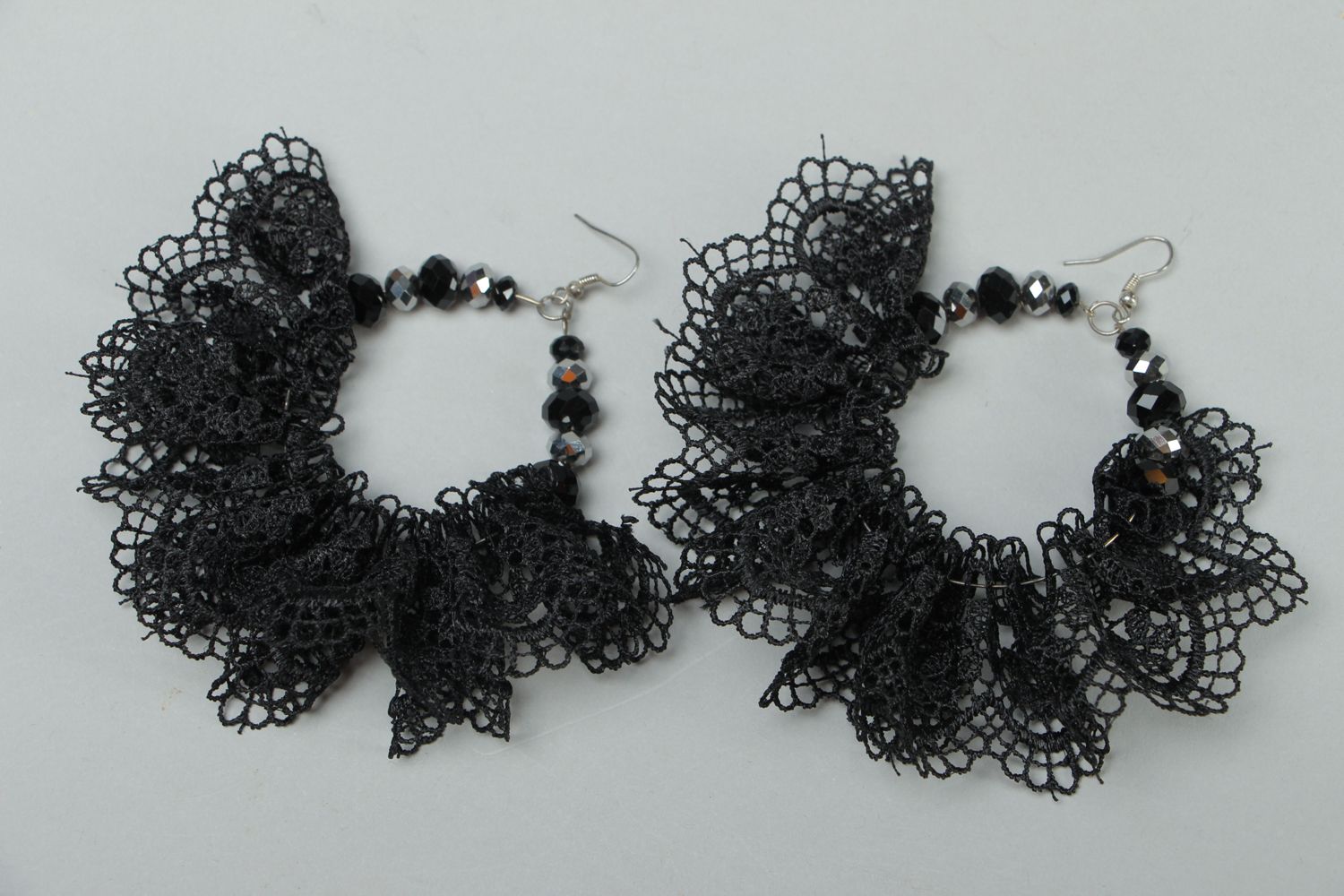 Handmade lace earrings photo 1