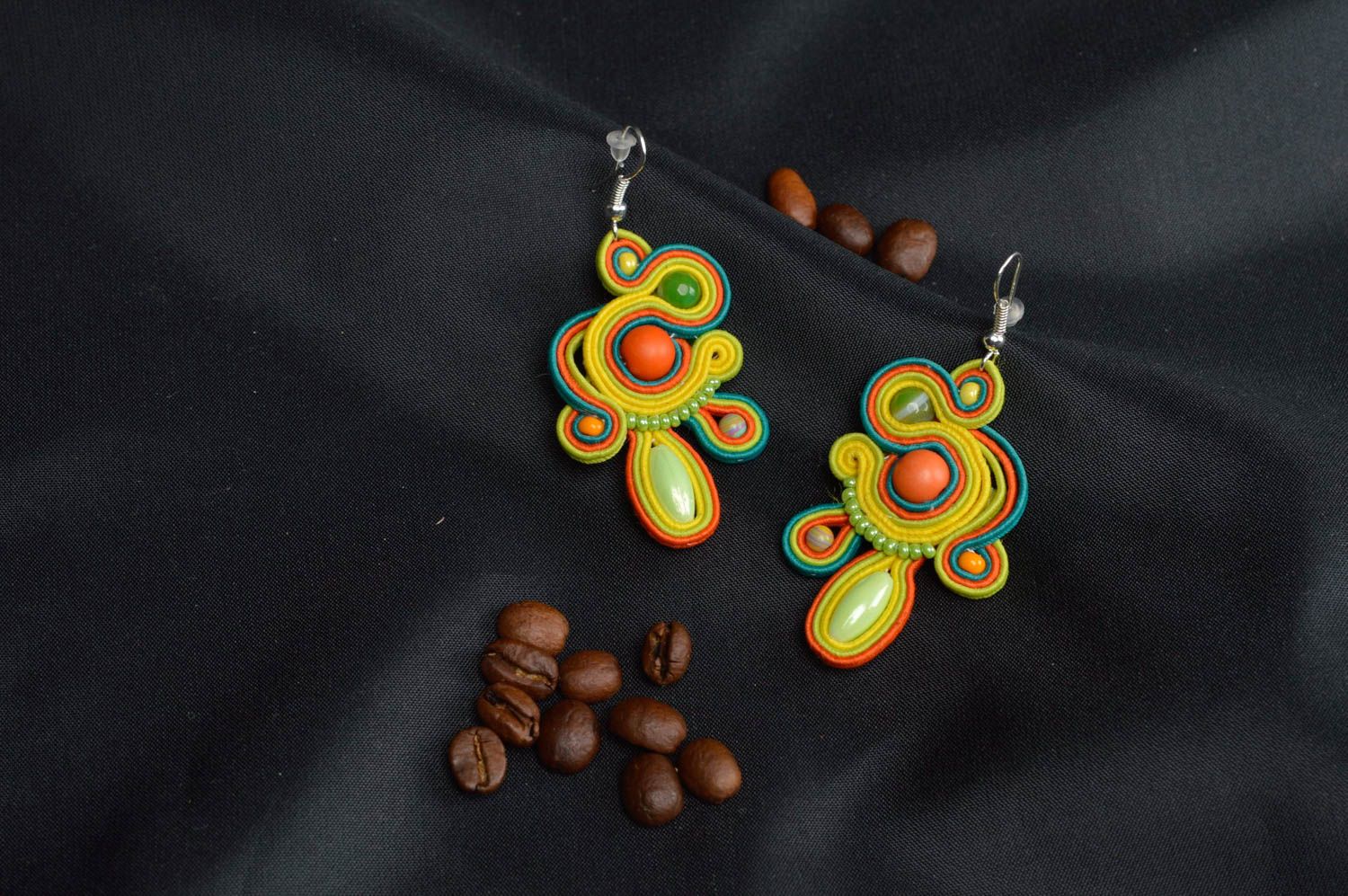 Boucles d'oreilles textiles soutache multicolores pendantes faites main photo 1