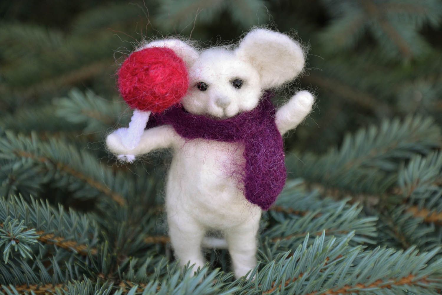 Felted wool toy Mouse with a Candy photo 1